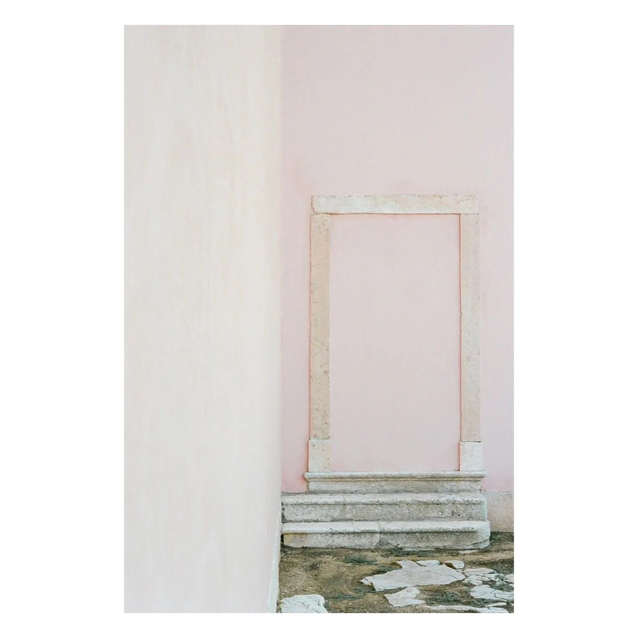 ... to find some structure ...
.
.
.
#35mm #analogphotography  #analog #filmphotography #ishootfilm #portra #ignant #contemporaryphotography #ifyouleave #foammagazine #humbleartsfoundation #humbleweekendz #phasesmag #lensculture #gupmagazine #somewhe