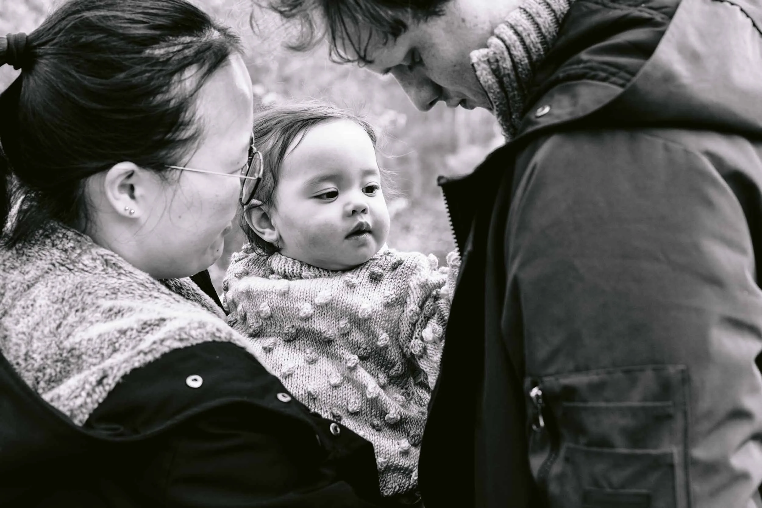 Relaxed family portraits in London during winter