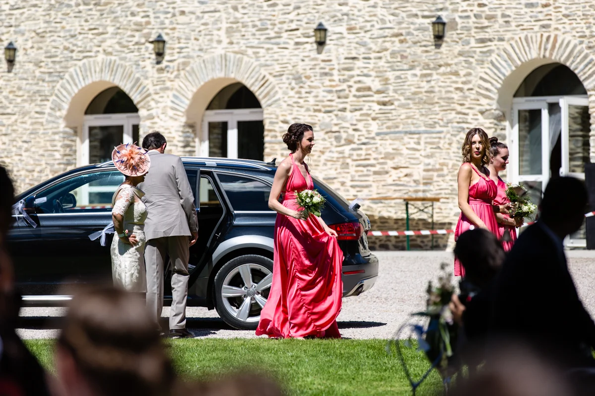 london wedding photographer under 500