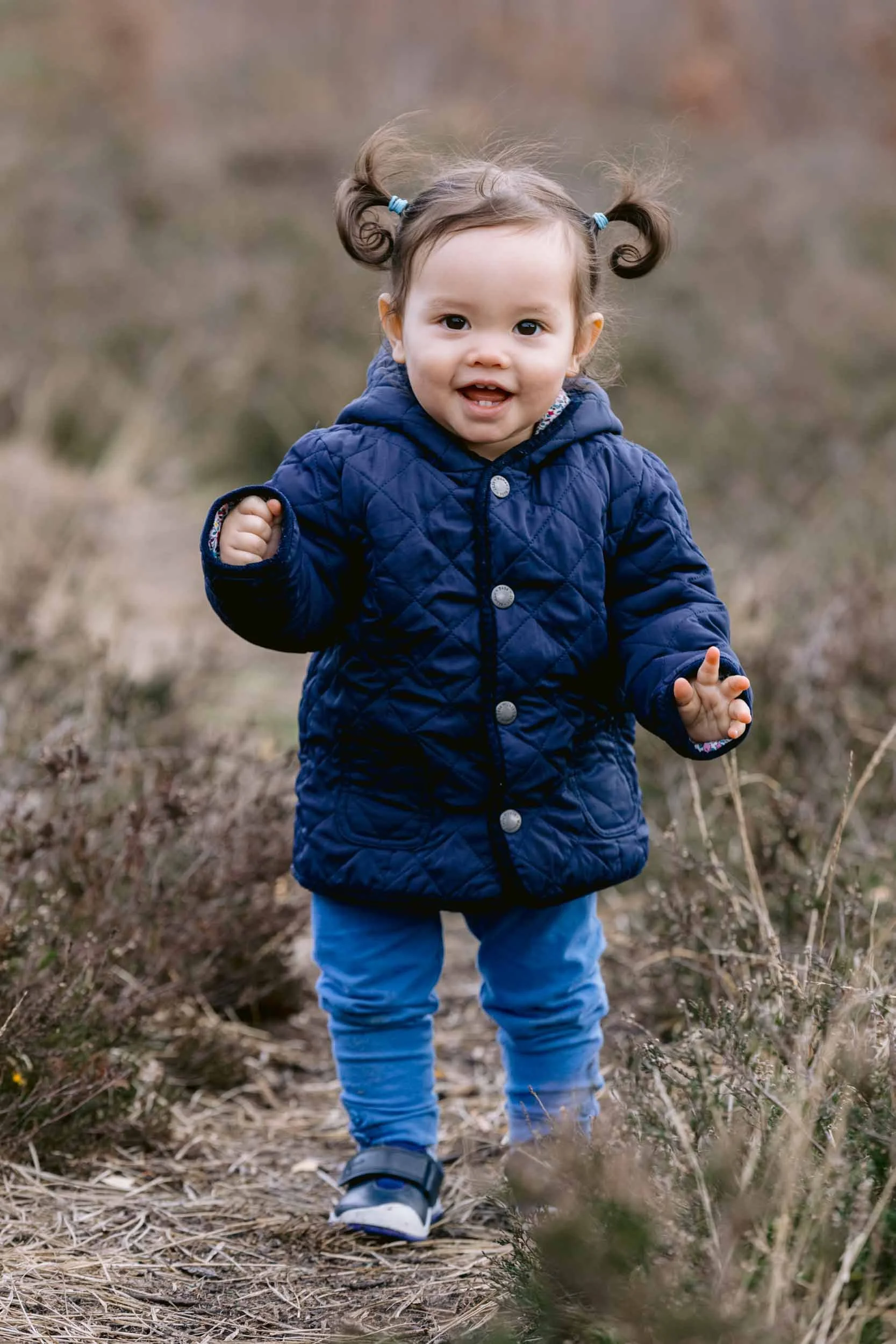Candid family moment captured in Wimbledon Common in winter