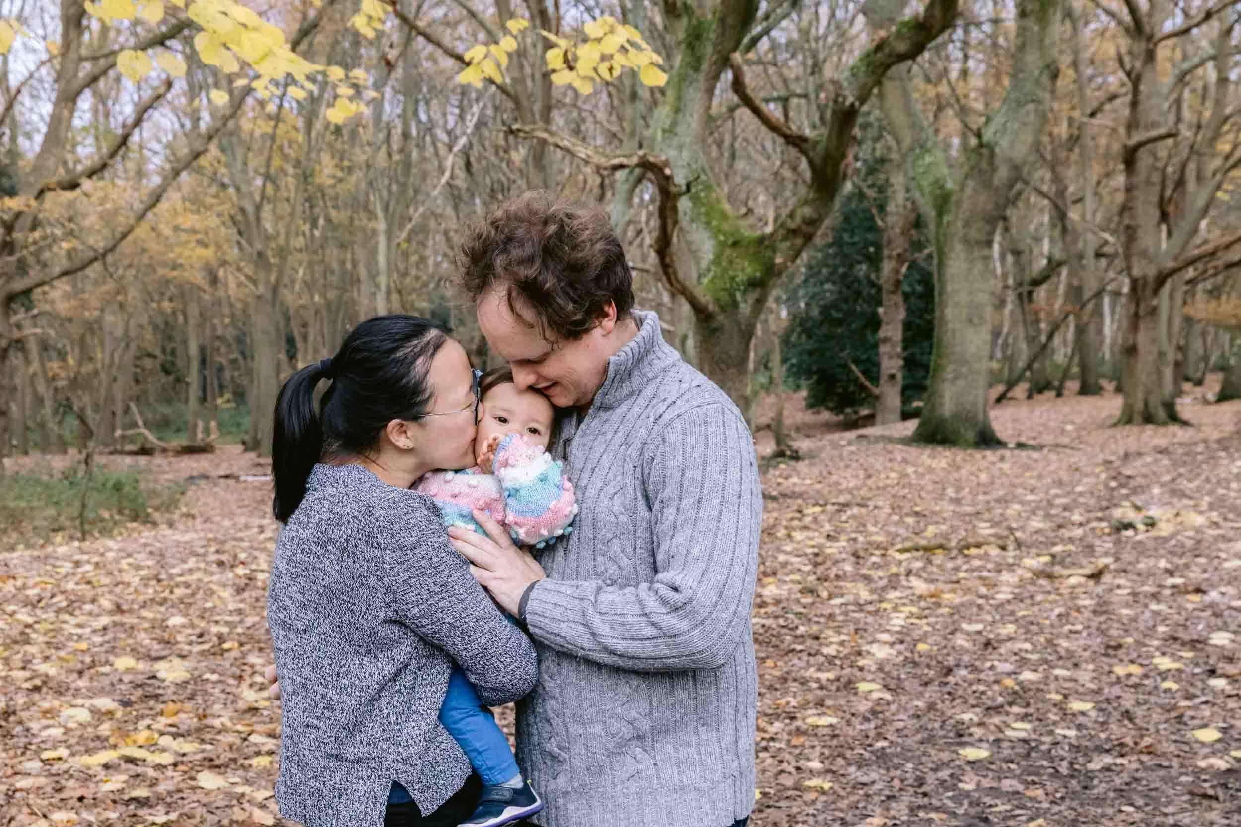 Documentary-style family session in London during winter
