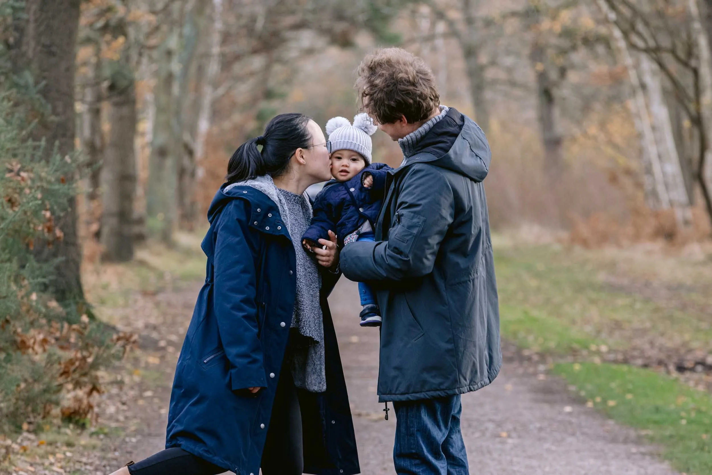Family portrait session in Wimbledon Common during winter