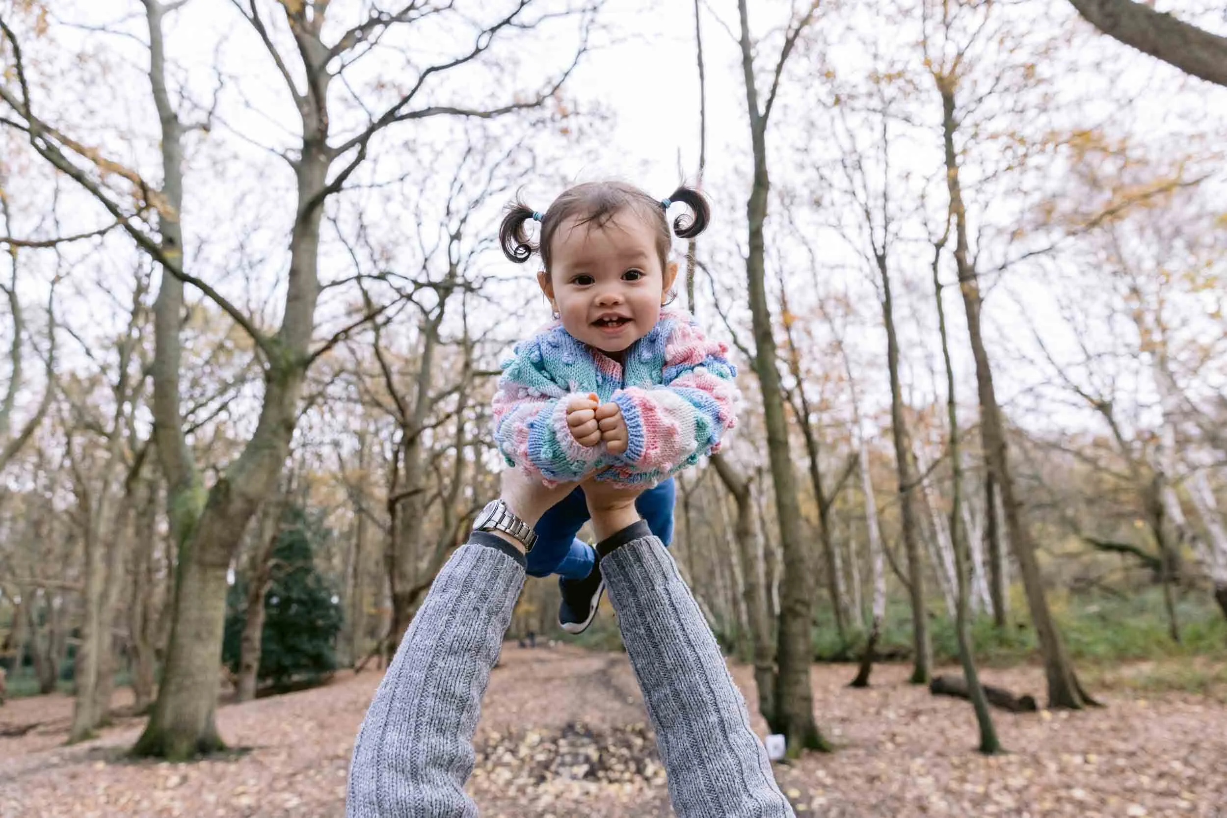 Relaxed winter family session taking place in London