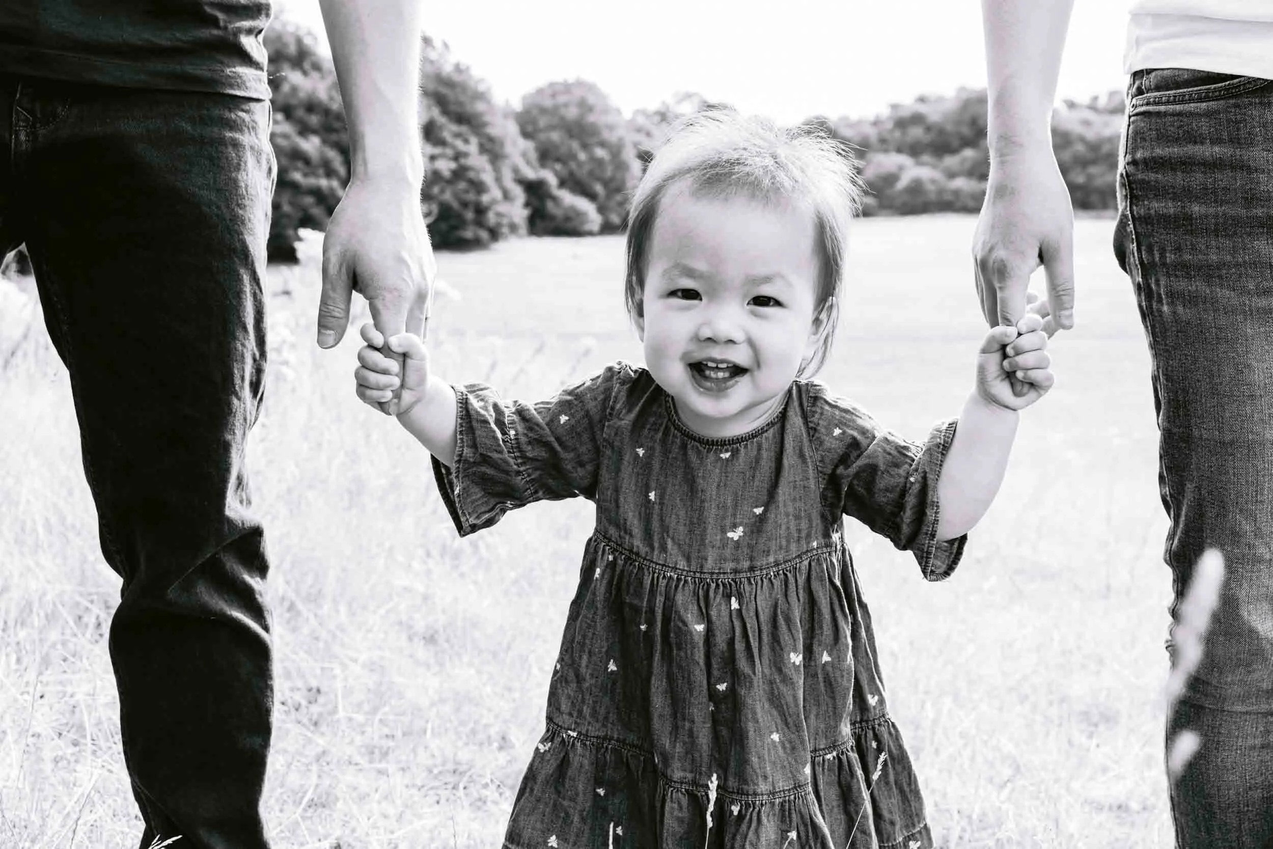 Countryside family photography session in the Surrey Hills