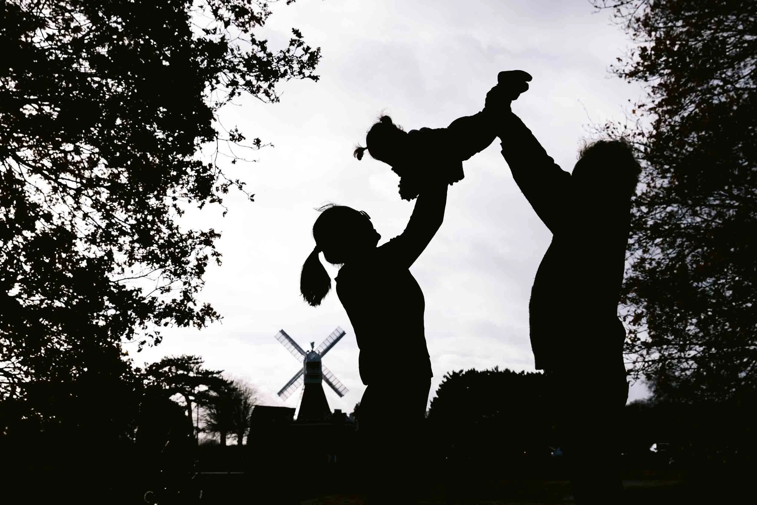 Natural winter family portraits in Wimbledon Common