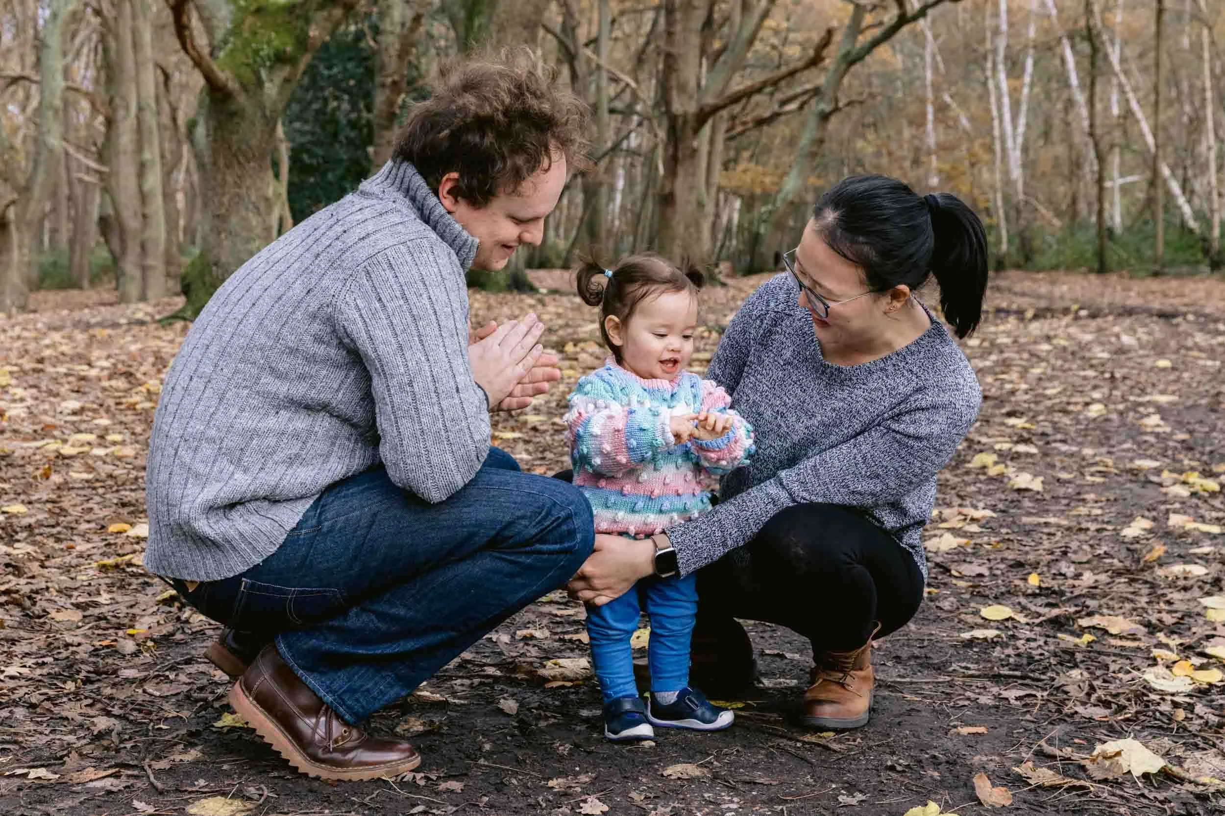 Outdoor winter family portraits in a London park