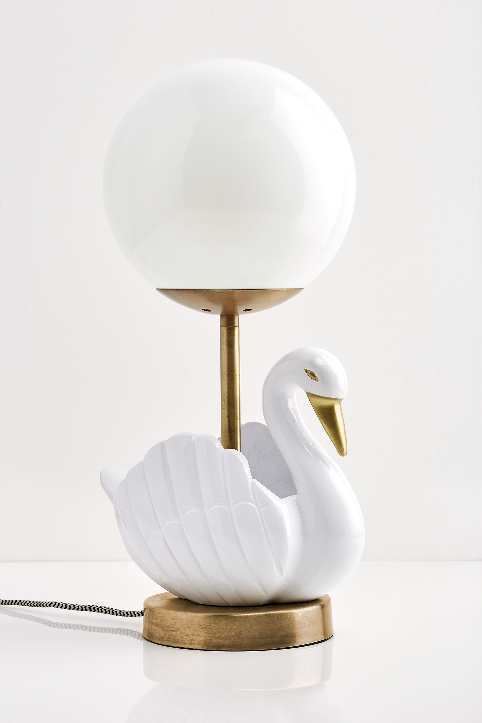 Le Sunday Sur le Lac Swan Table Lamp white