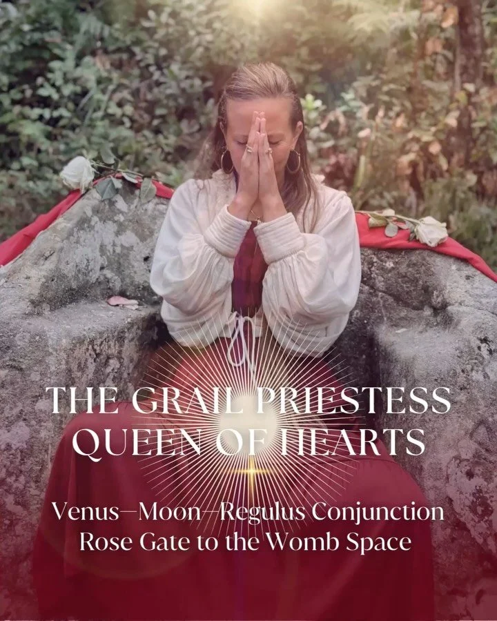 The Grail Priestess Queen of Hearts is activated in the heavens today&hellip; and she lives within you. 👑🌙🌹

Scroll through the carousel above 👆🏽

This Morning Star conjunction of Venus and the Moon opens the Rose Gate of descent into the Womb S