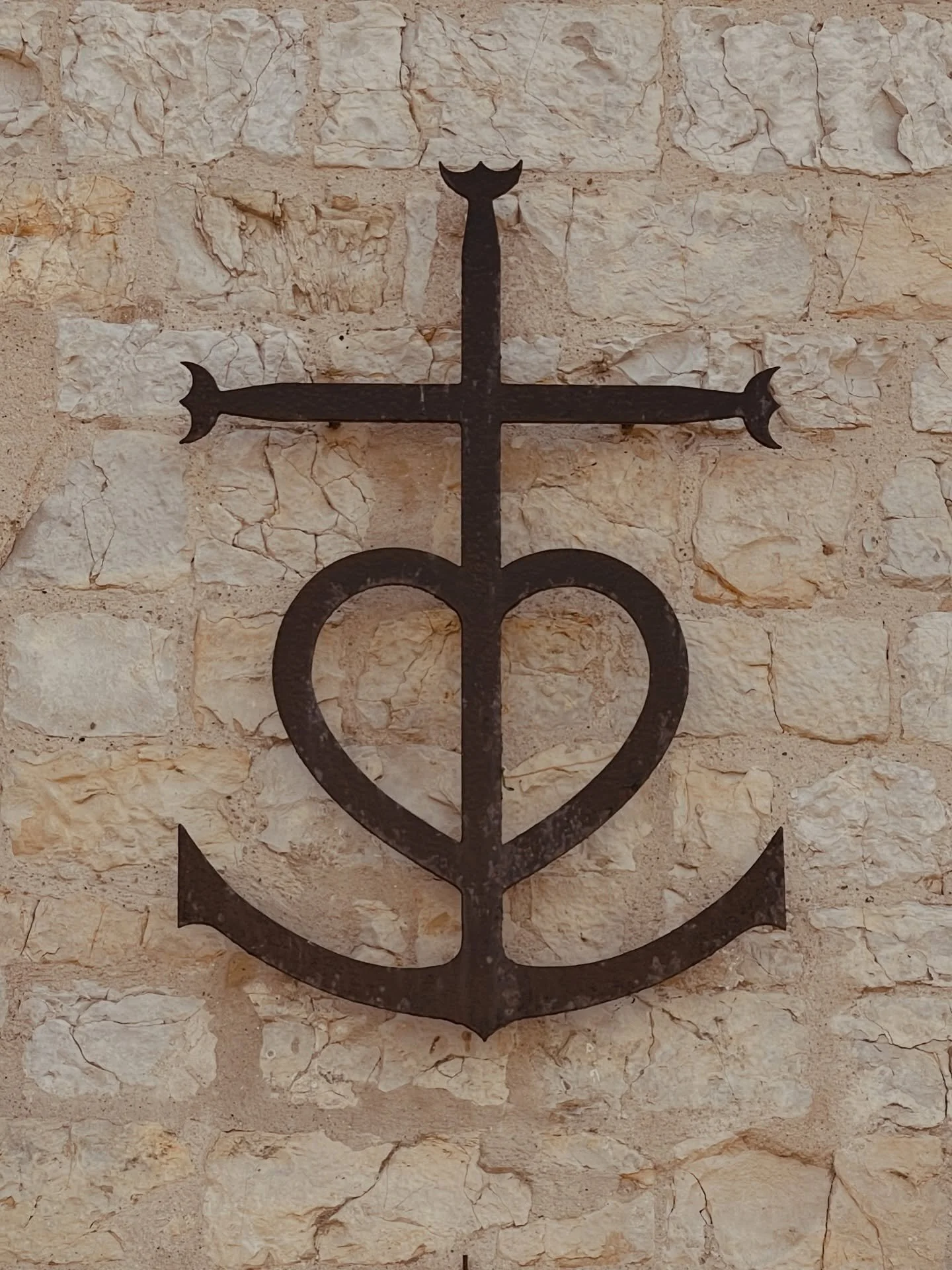 Part 2 of 3🌹A window into our Magdalene Pilgrimage in Southern France this May: Feast Days of Sara-La-Kali &amp; Les Maries (see last post for part 1).

✨Scroll Carousel- Sound On 👆🏽

🌹⚓️🩵 From Provence, we head to Saintes-Maries-de-La-Mer on th