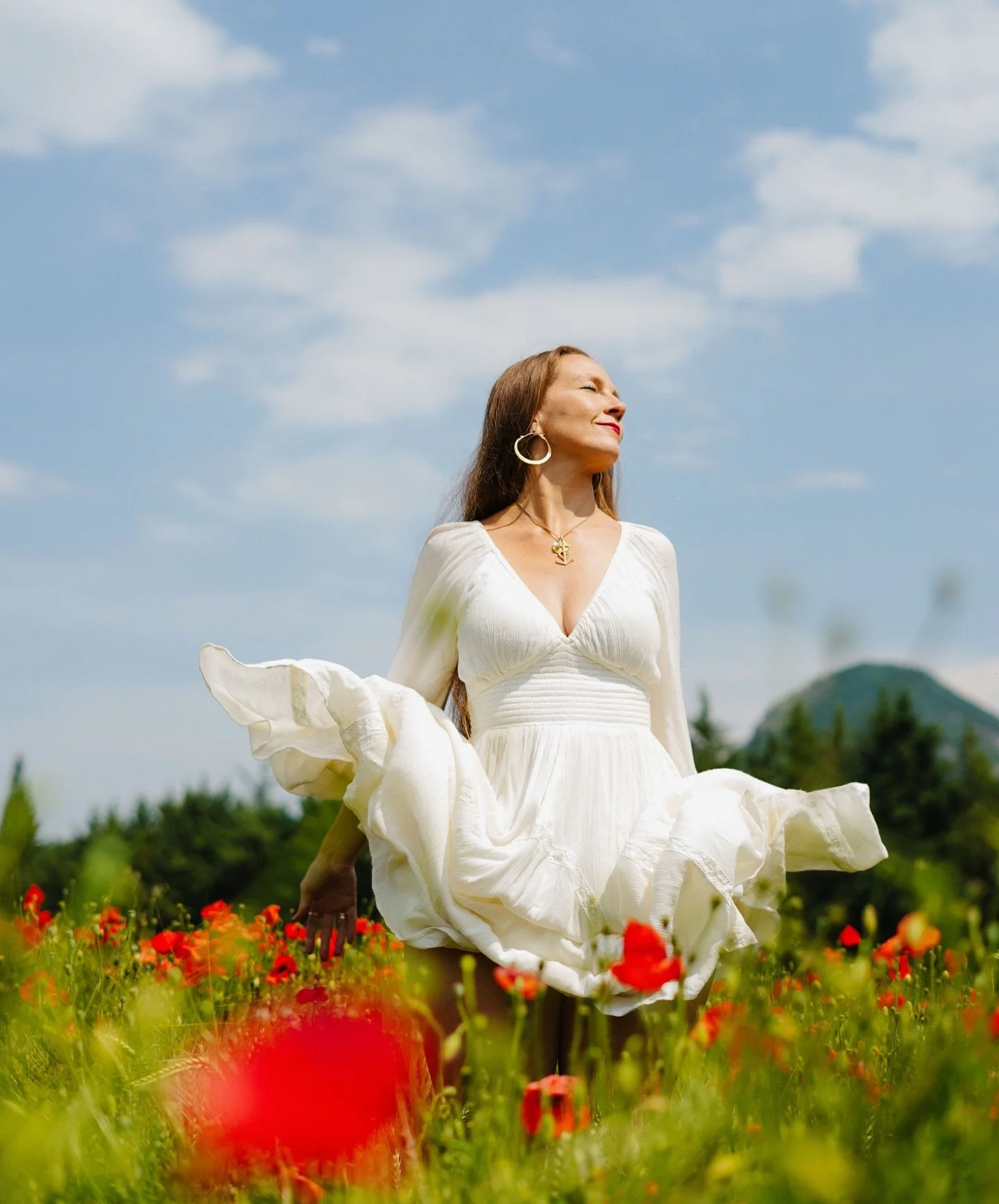 Magick is afoot! If you&rsquo;ve been feeling the call of Magdalene&hellip;
through the Rose Line of Southern France, the Bees, Cathars, Essenes, Holy Waters, Venus, the Dove, or the Dragon Mothers&hellip;

I&rsquo;m hosting a live INFO CALL tomorrow