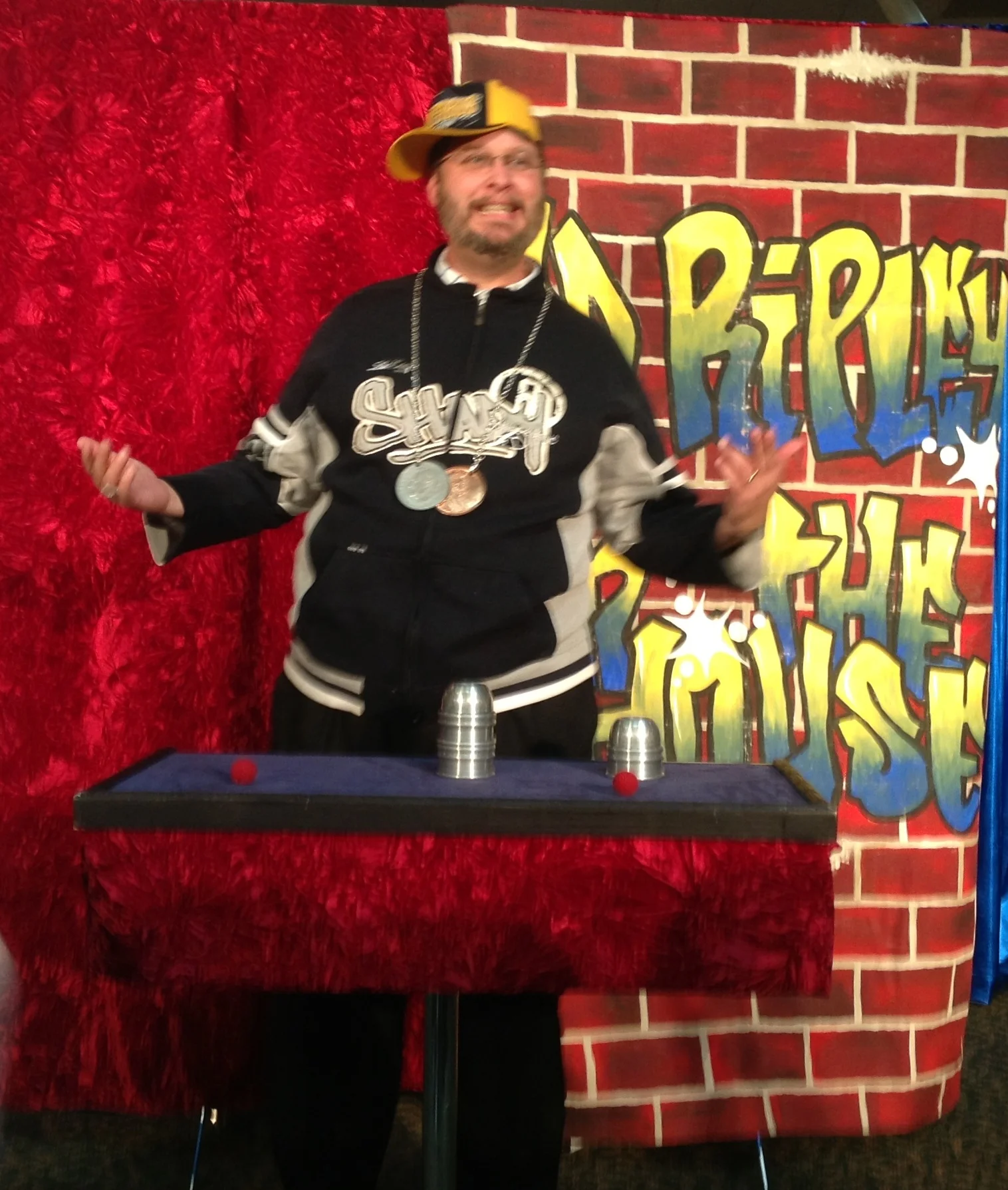The first official show kicked off on Thursday afternoon with Ed Ripley as the opening act. He presented a three part act with cups and balls: one in the classic style, the second as a hip-hop rapper, and the third as Forest Gump. 