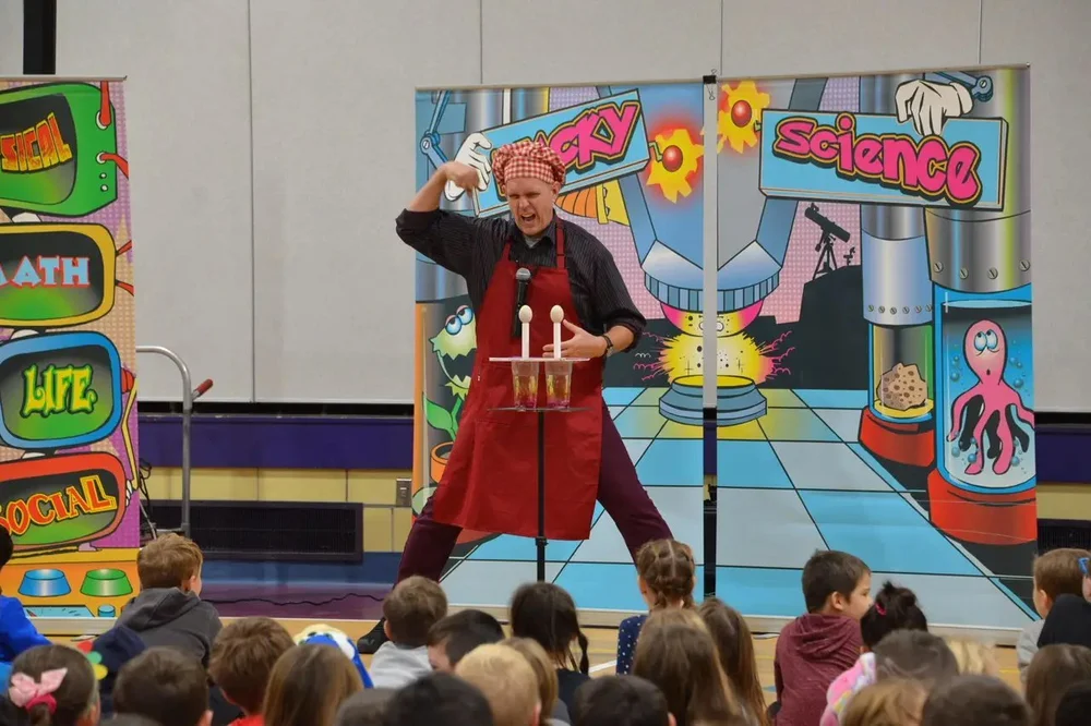 wacky magic show.jpg