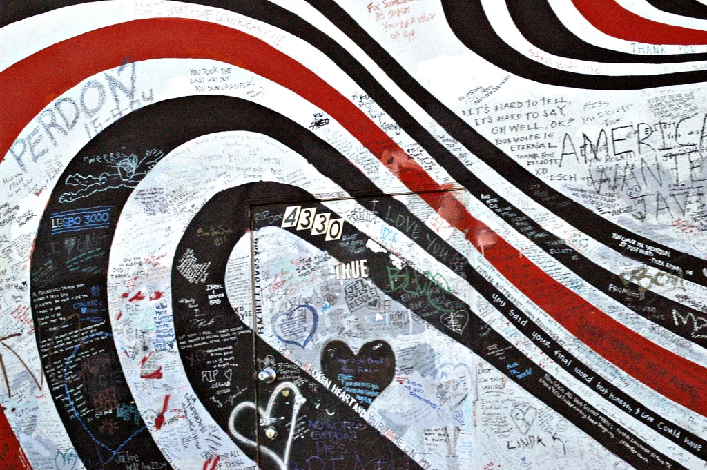 Elliott_Smith_Memorial_Wall.jpg