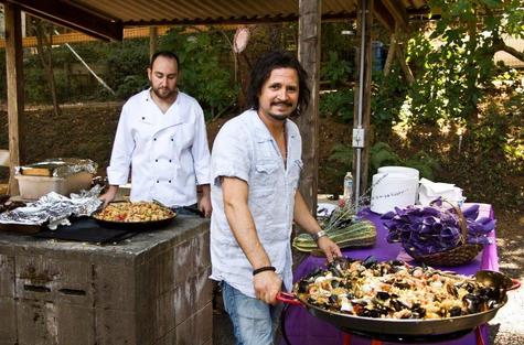fabiano-with-paella_1.jpg