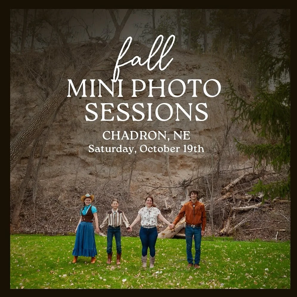 Autumn is in the air, making it the perfect time to capture some beautiful family photos. It&rsquo;s a quick, easy, and stress-free way to refresh those outdated pictures on your wall and get the perfect shot for this year&rsquo;s Christmas card! Boo