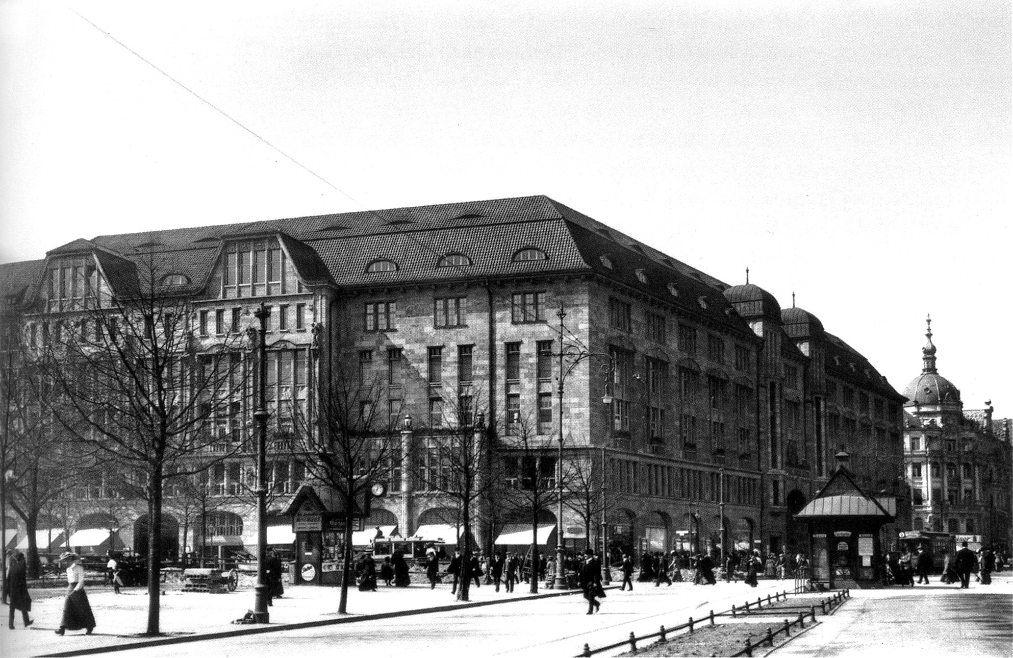 Kaufhaus des Westens (KaDeWe), one of the most famous department stores in Berlin, was originally owned by Hermann Tietz & Co. This photo was taken in 1907. Photo Credit: Wikipedia