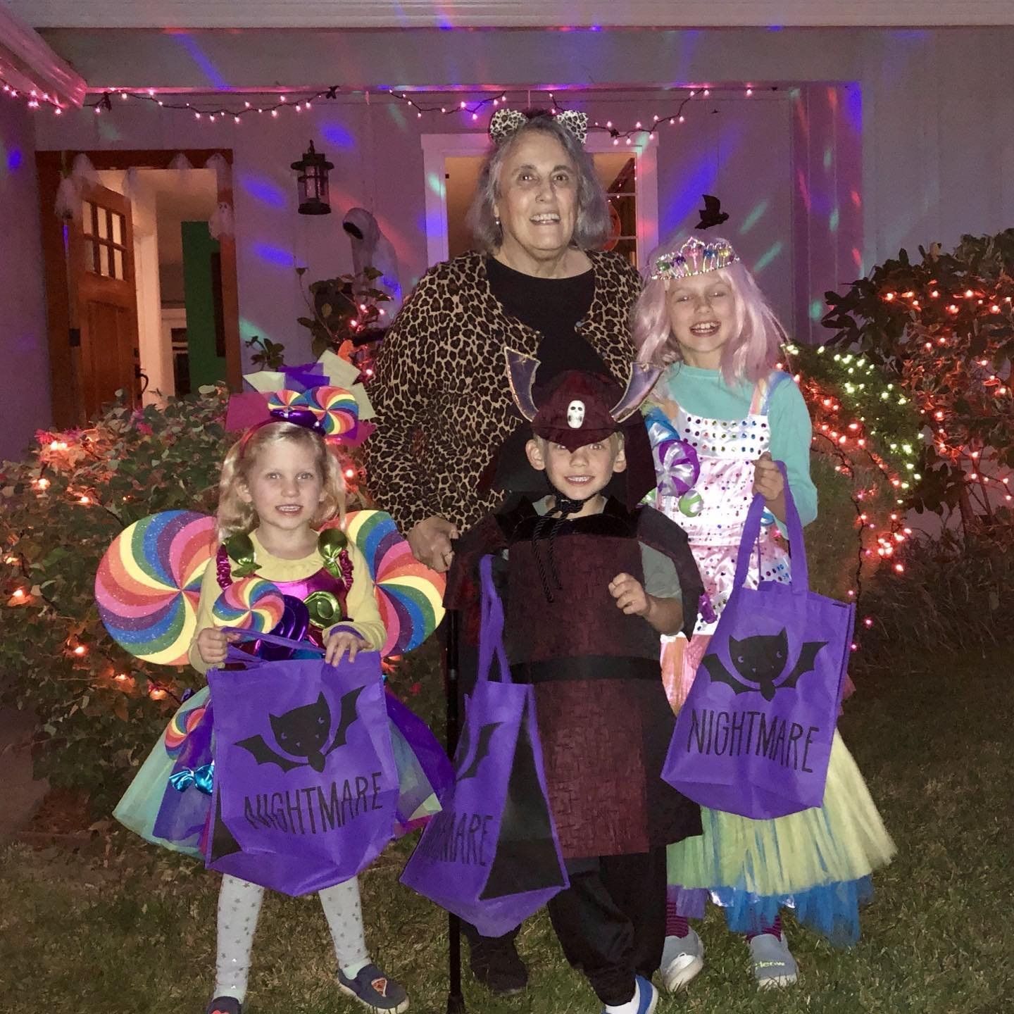 Happy Halloween with @mimilmk - Mimi back in 2016 her candy girls and samurai. #hkfamily5