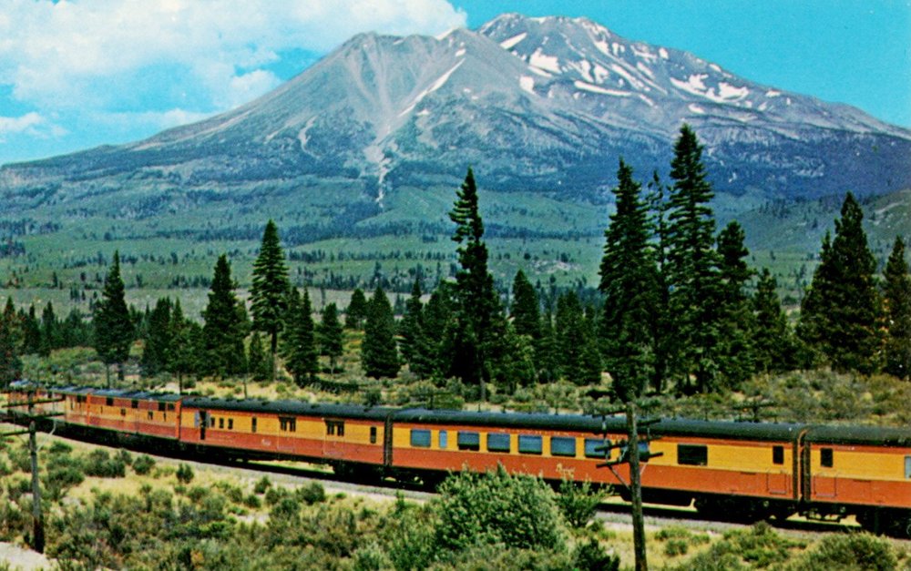 Southern_Pacific_Shasta_Daylight_Mount_Shasta.JPG