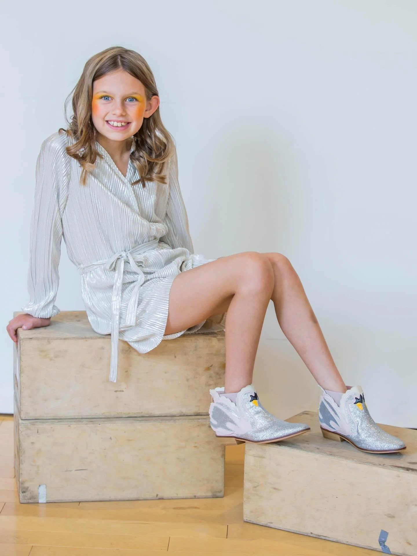 In theory it worked. We are on day 10 in celebrating Paley&rsquo;s senior year, more than halfway now. This studio shoot was over in Berkeley with. @rachelcapilphotography and we even had some extended family guests join us. I have a running list of 