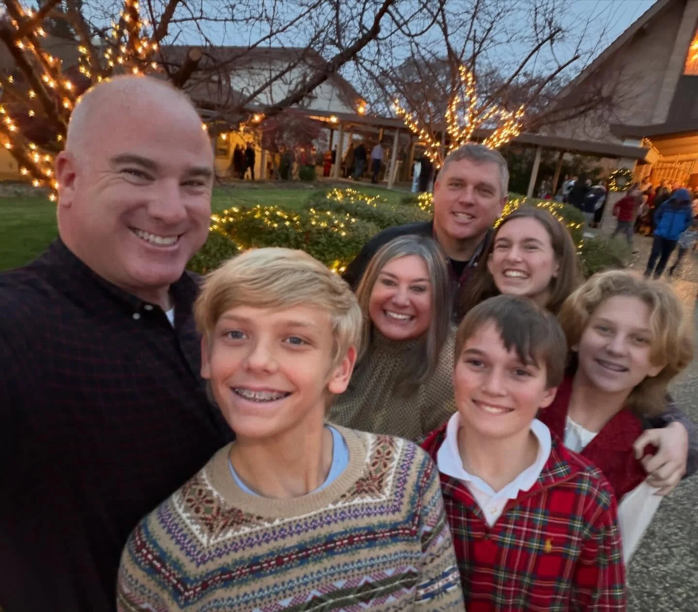 Xmas Eve Pic with friends. Miss u @cmzwoman and fam. The grandma were on the move because the rain arrived pretty quick.