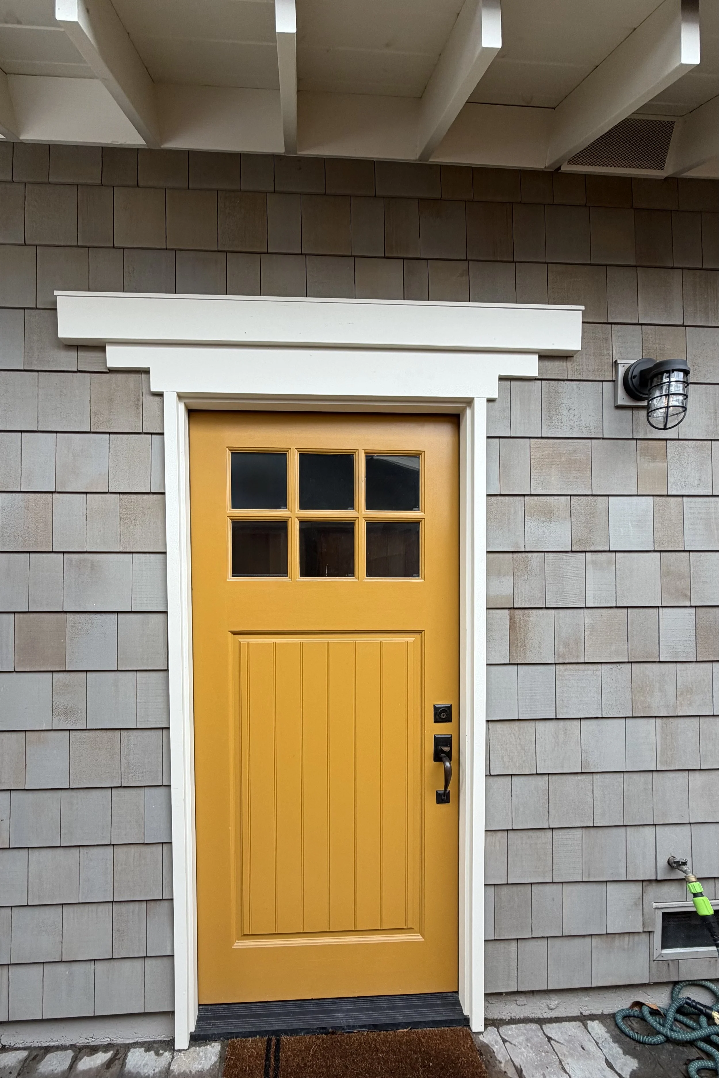 HK5corner: Mimi’s Yellow Door