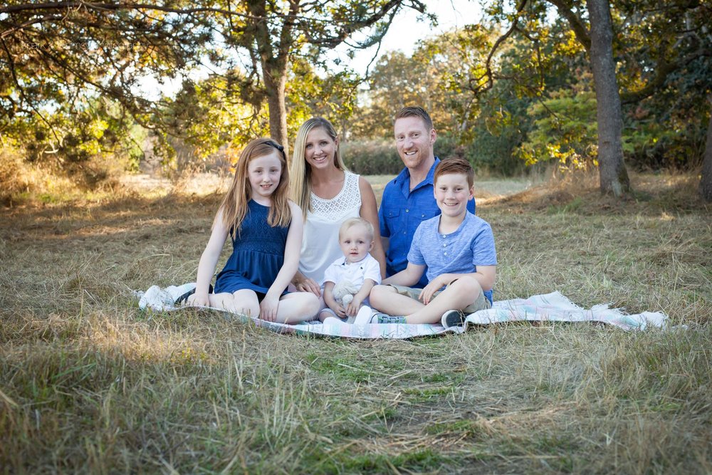 outdoor family portrait | victoria bc family photography