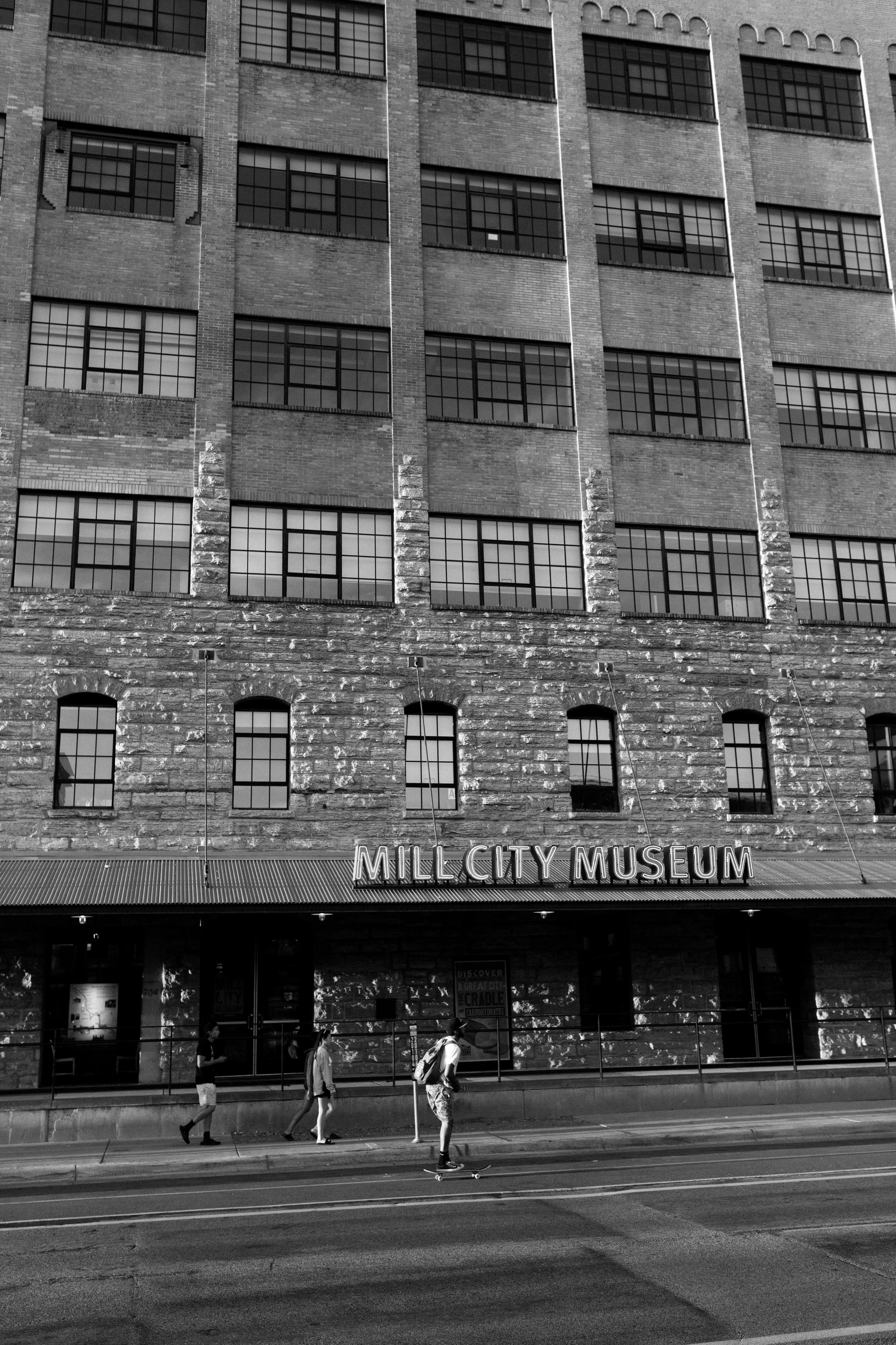 Twin Cities Mill City Museum Summer Wedding by NYLONSADDLE Photography