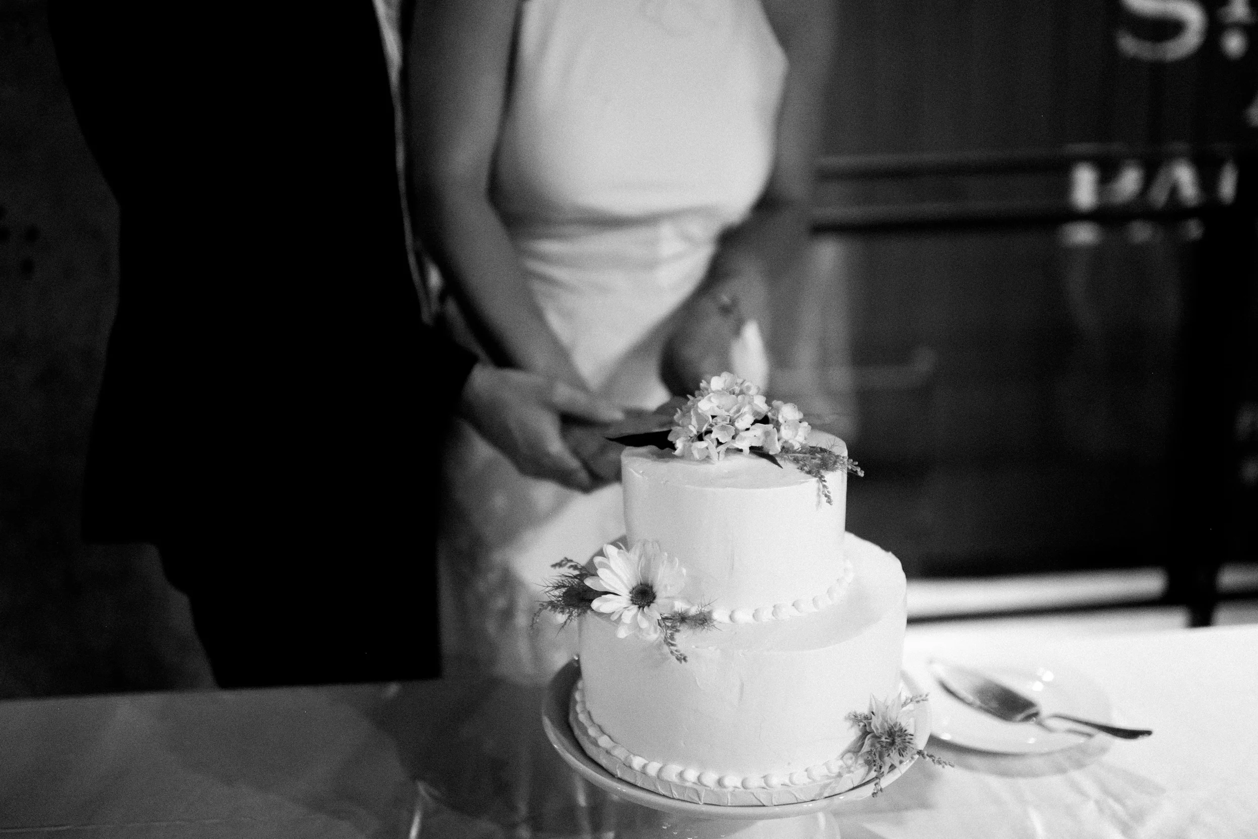 Twin Cities Mill City Museum Summer Wedding by NYLONSADDLE Photography I Capturing real images to tell love stories