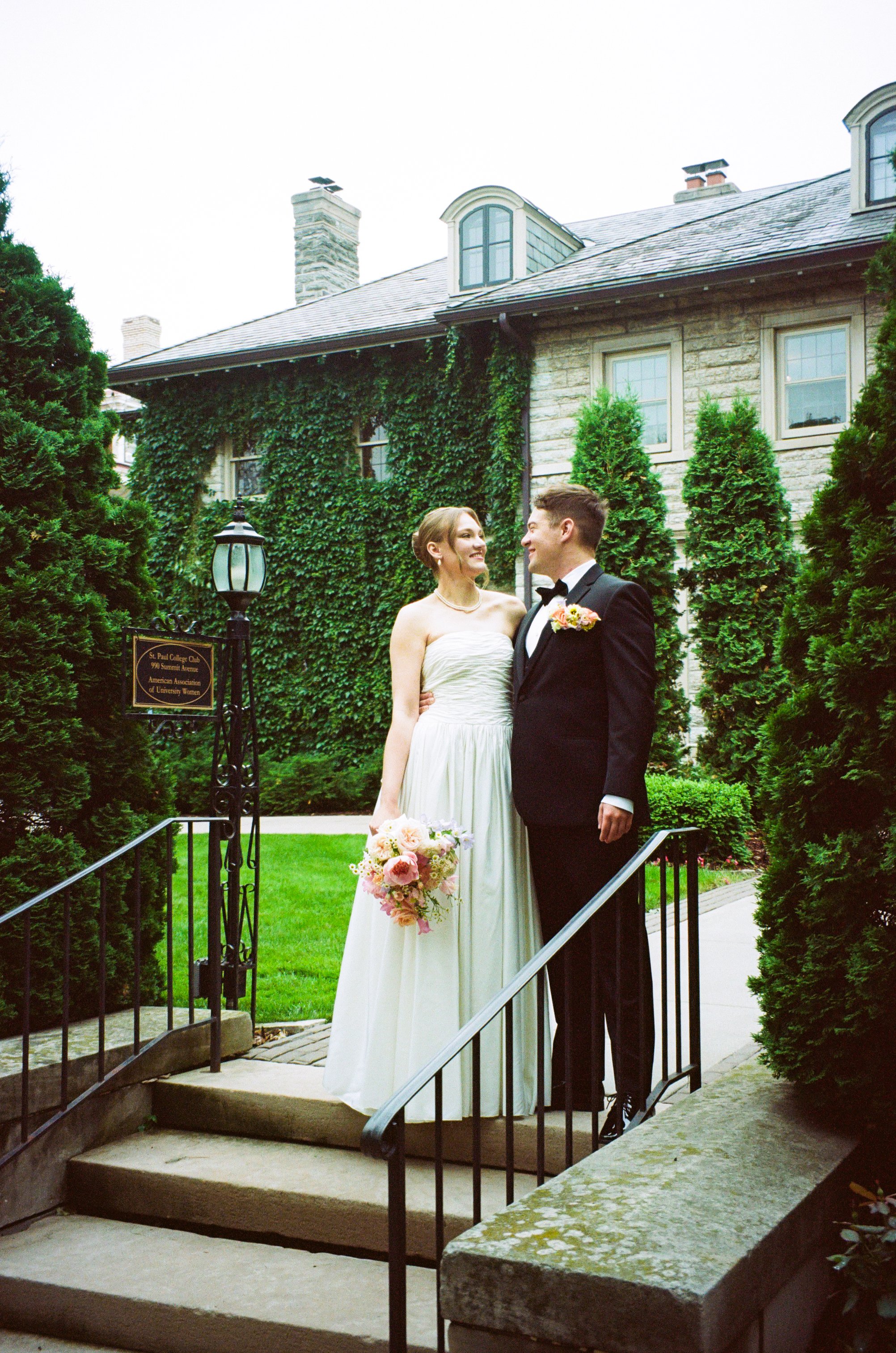 abby-jon-wedding-x-nylonsaddle-6-14-25-analog-8.jpg