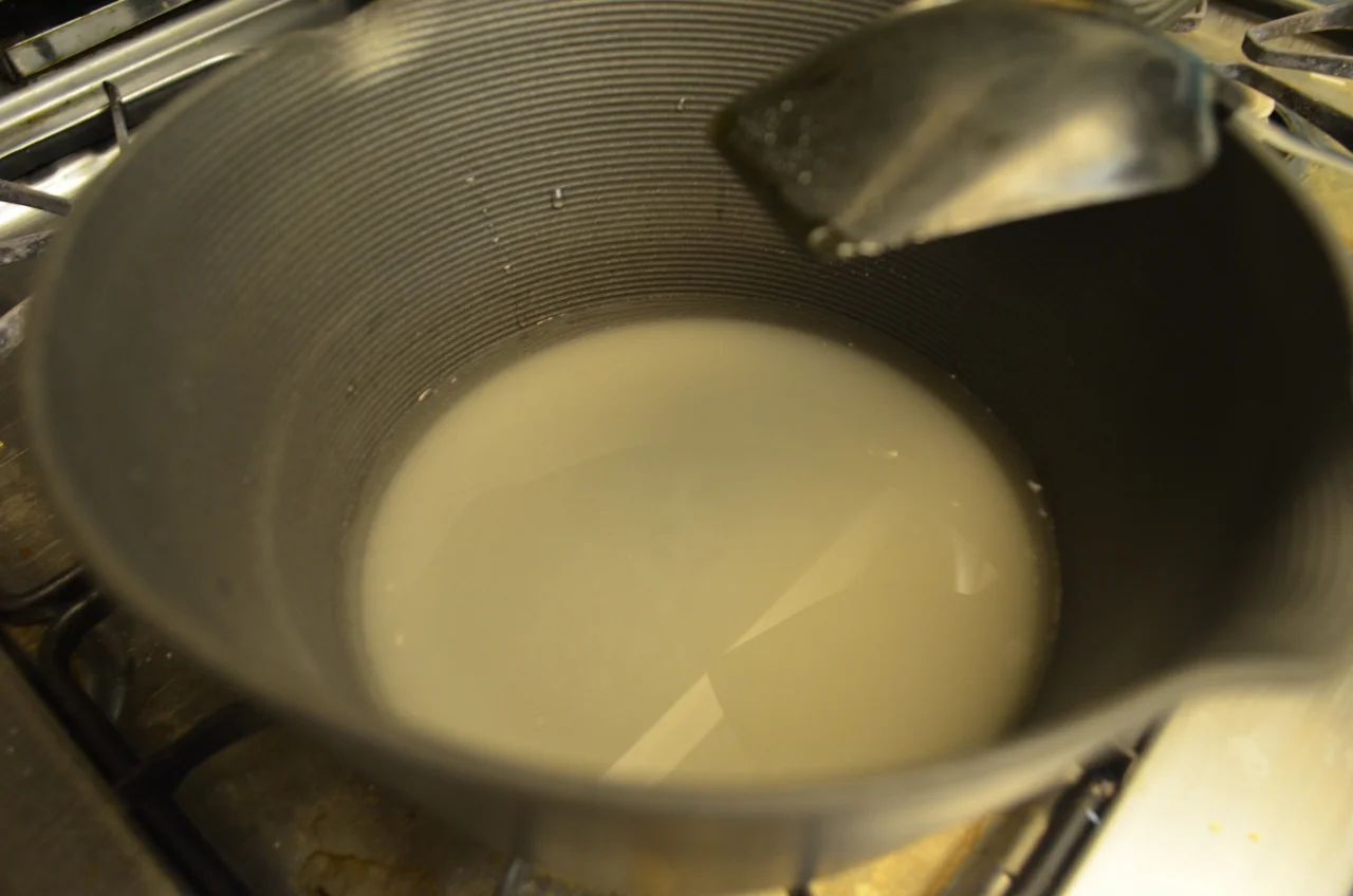 Making simple syrup