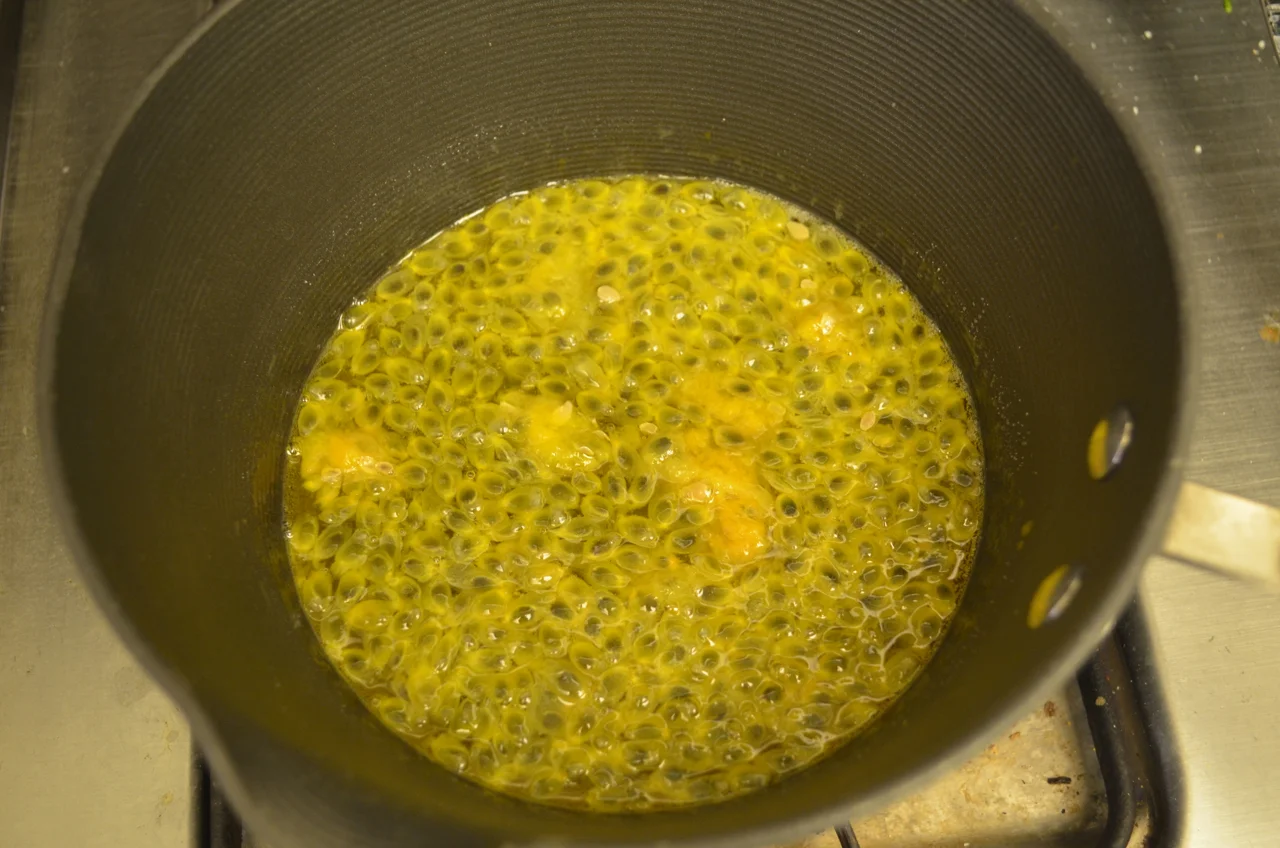 Preparing passion fruit syrup