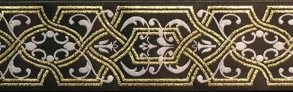 R158 1 1/2 Inch Gold and White Filigree
