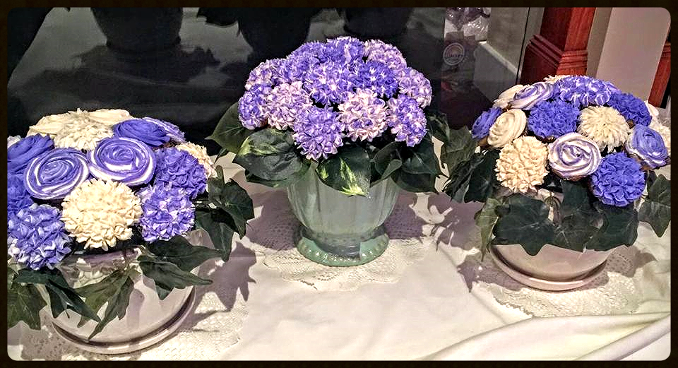 Beautiful Bouquets by Bobbie! How gorgeous are these!!! Bobbie, thank you for sharing your pictures of these beautiful bouquets with us. I love, love, love them!