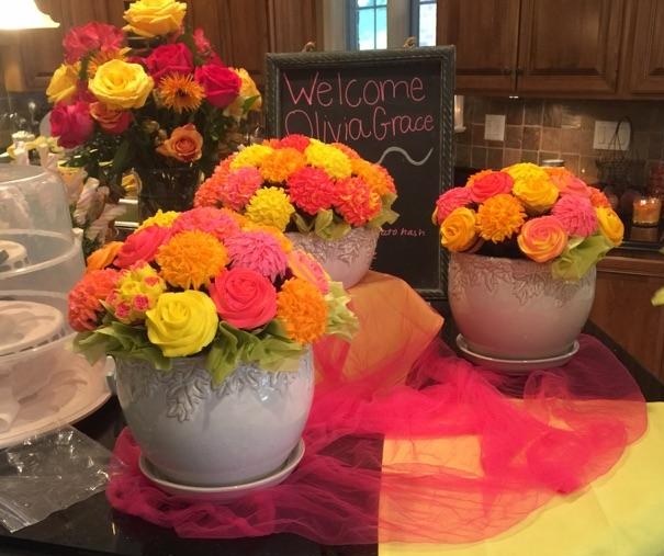Miss Bobbie did it again! Oh Bobbie, your bouquets are so beautiful. Thank you so much for sharing your creative talents with us!