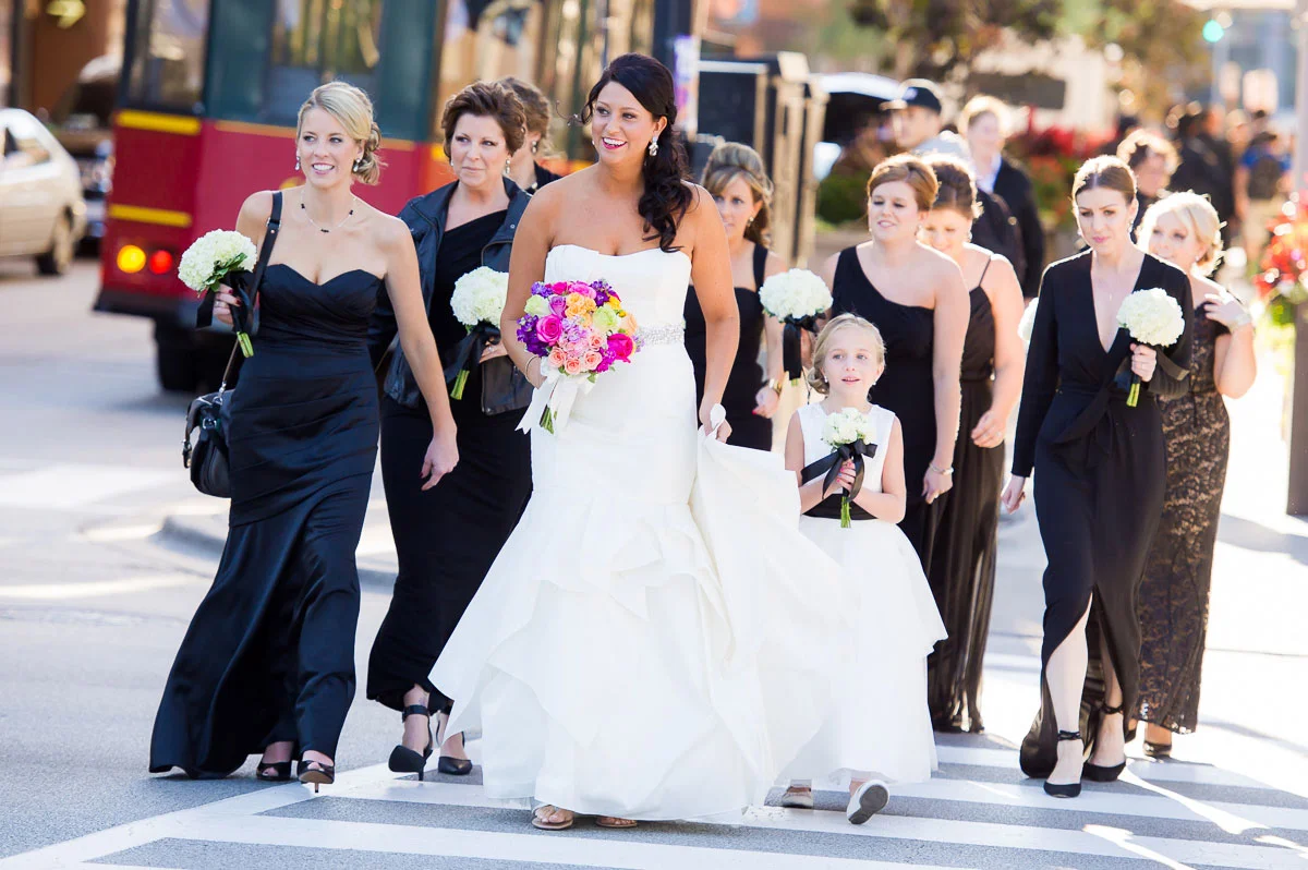Brides crosses Michigan Avenue for the first look with the groom at Grant Park Chicago. 
