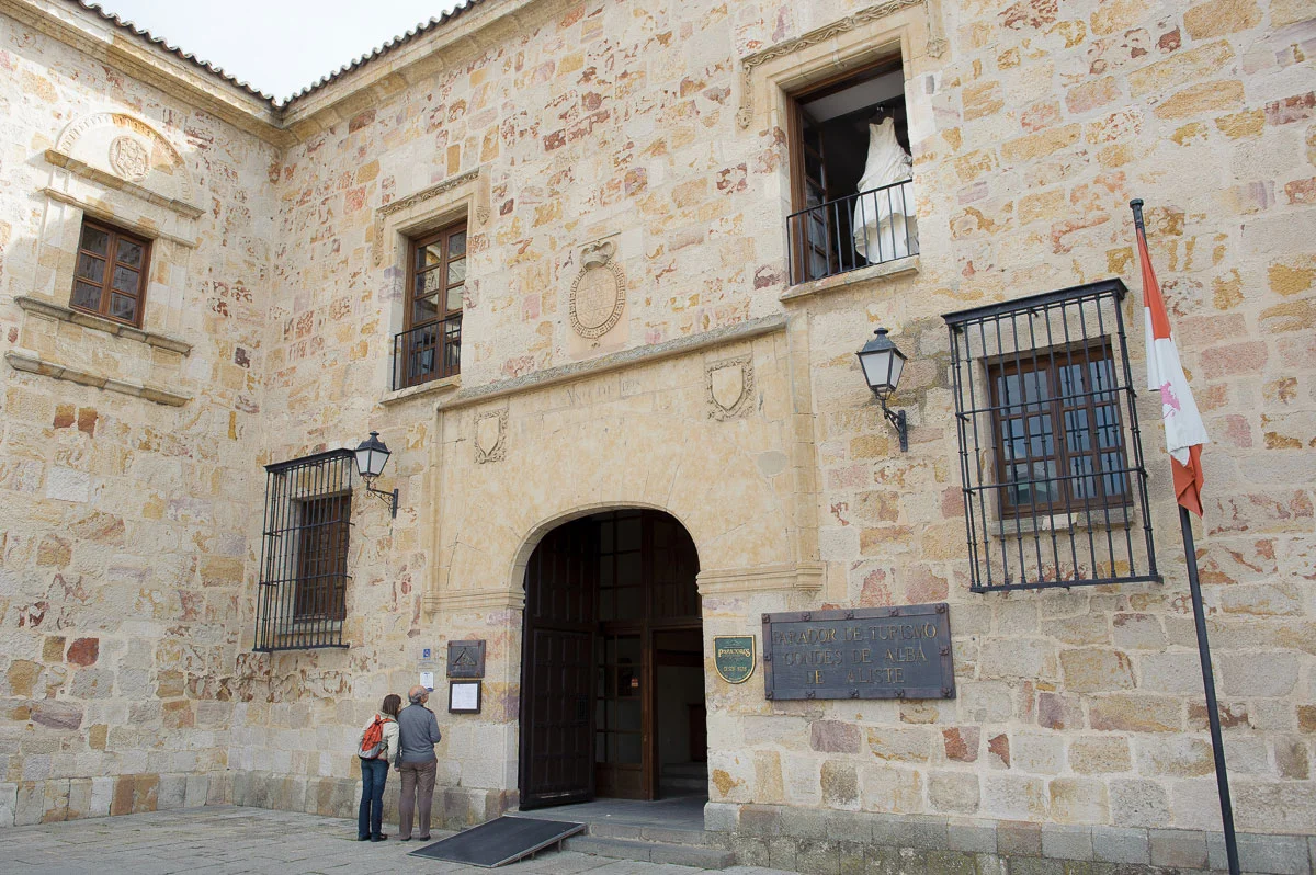 Destination wedding at the Parador Hotel in Zamora, Spain. 