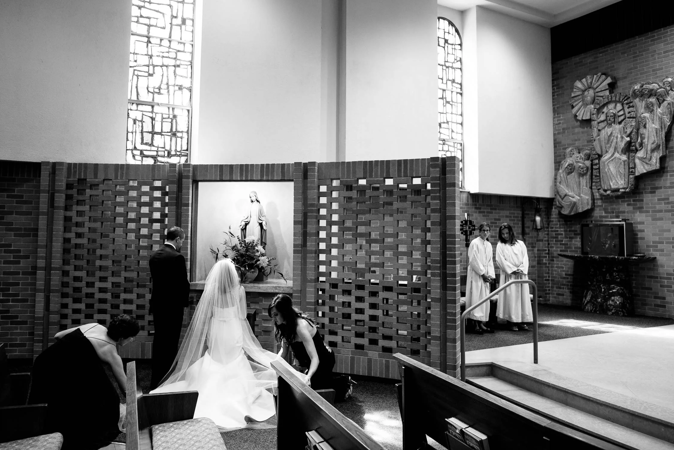 Wedding ceremony at St. Barnabas in Beverly, Chicago. 