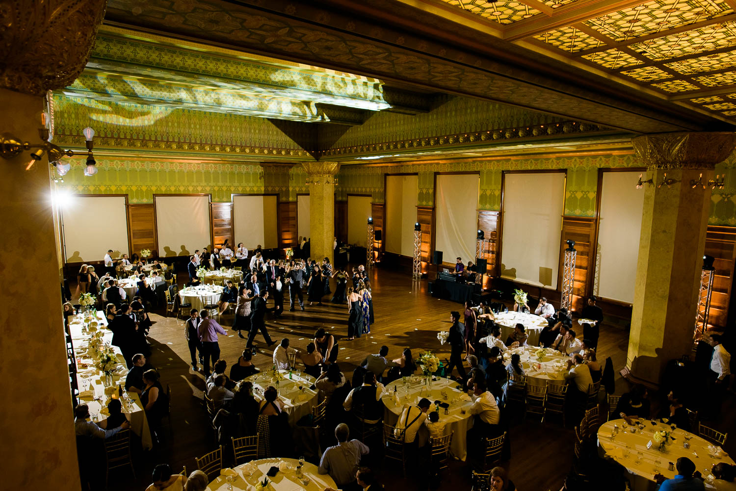 Art Institute of Chicago wedding in the Stock Exchange Room.
