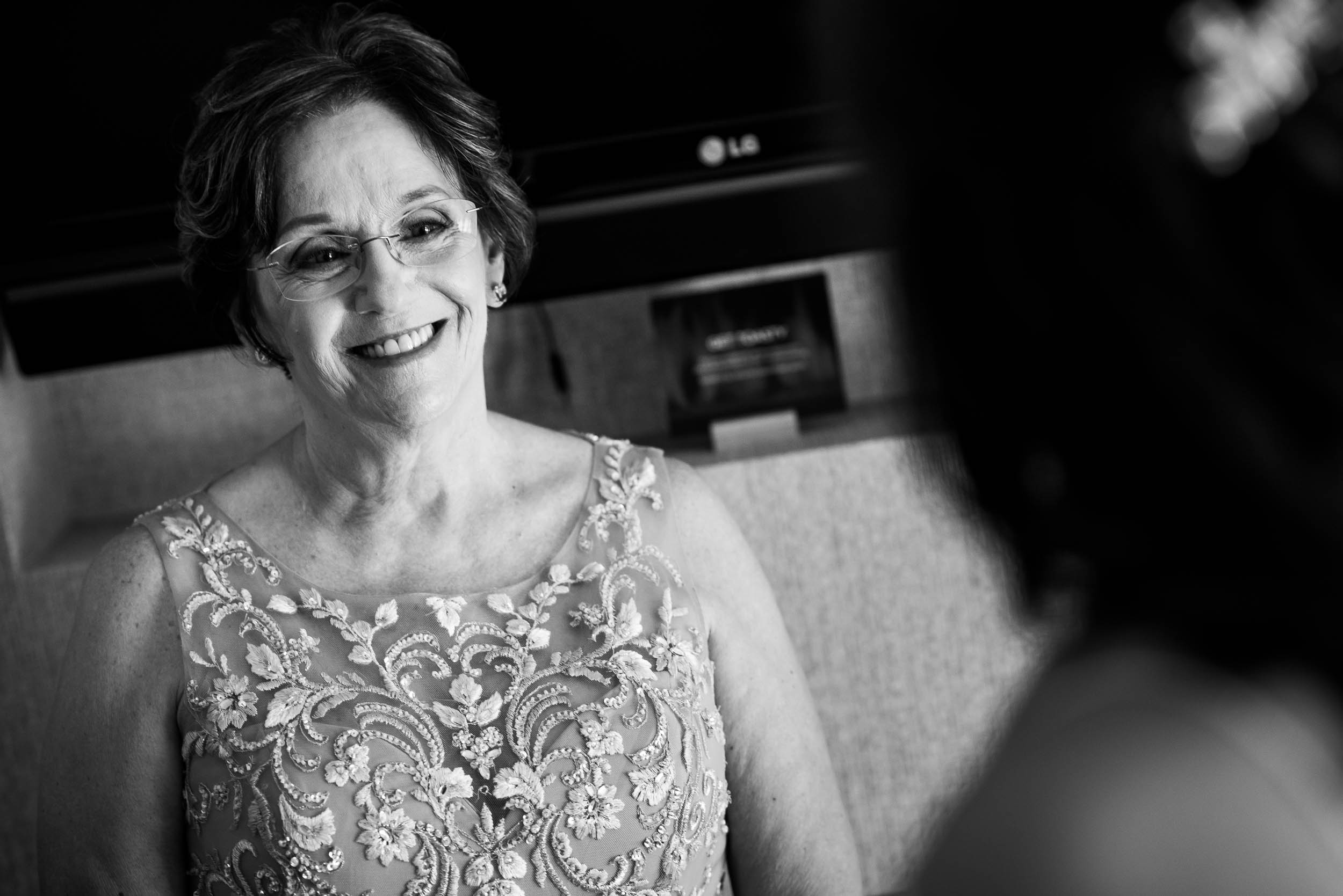 Family members getting ready for Grand Geneve Resort Fall Chicago Wedding captured by J. Brown Photography. Visit jbrownphotography.com for more wedding inspiration!