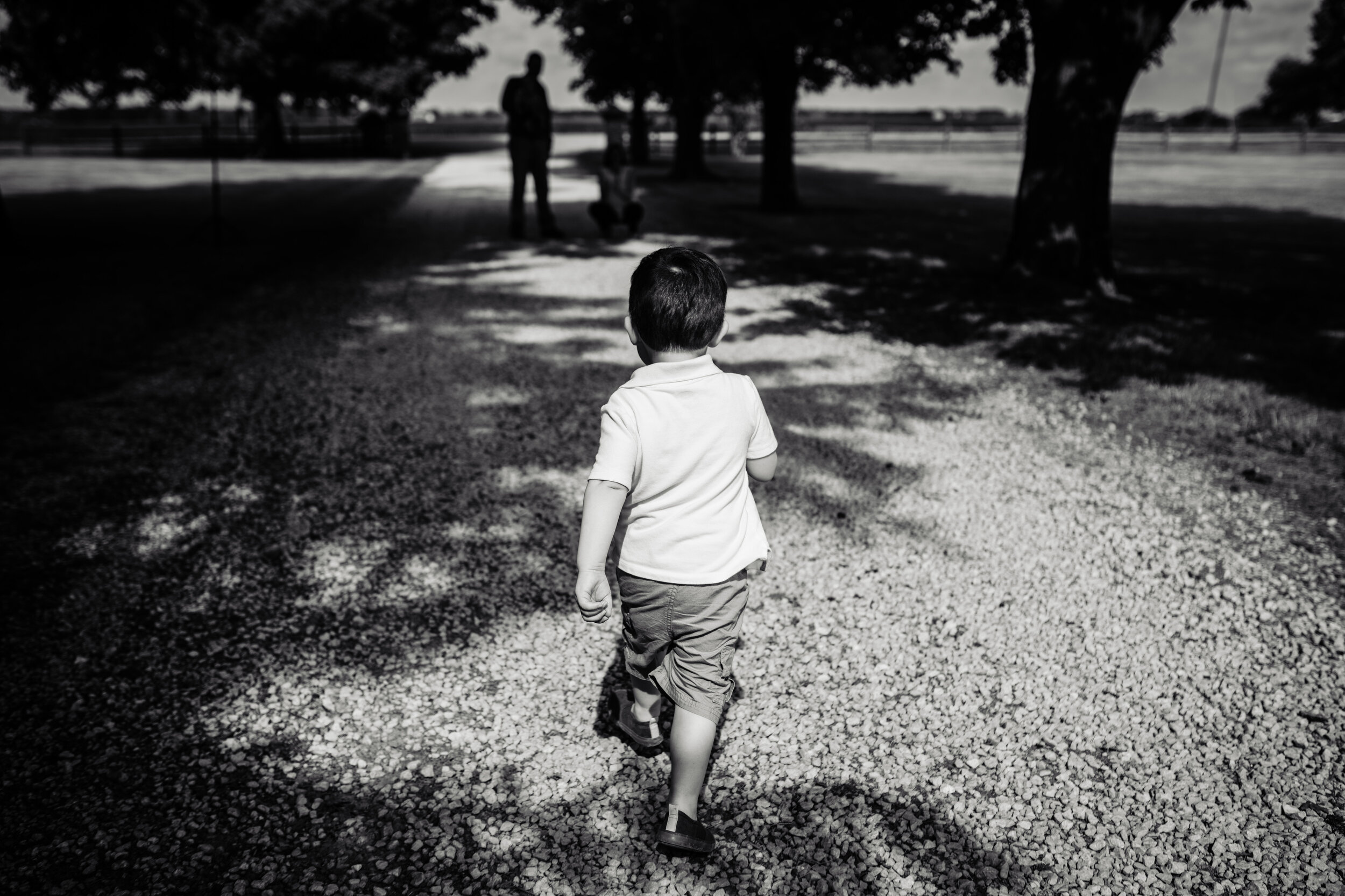 Candid kid photography in Chicago:  family portrait session photographed by J. Brown Photography.