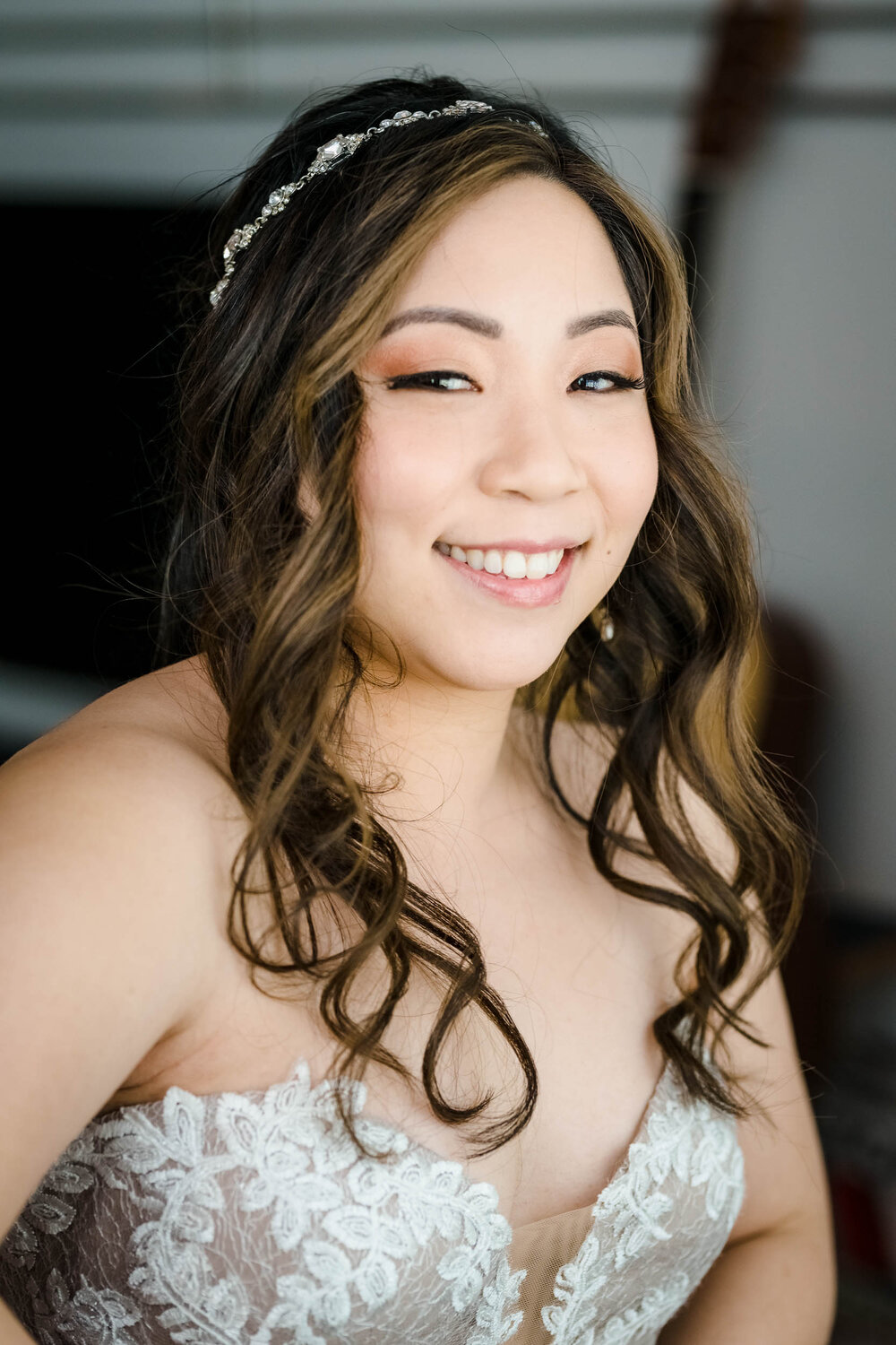 Chicago Wedding Photographer | Ace Hotel | J. Brown Photography | portrait of bride in hotel suite.