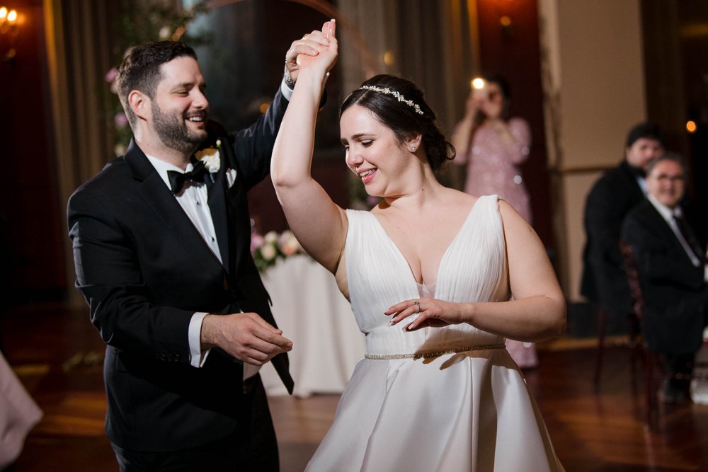 Chicago Wedding Photographer | Newberry Library | J. Brown Photography | bride and groom first dance.