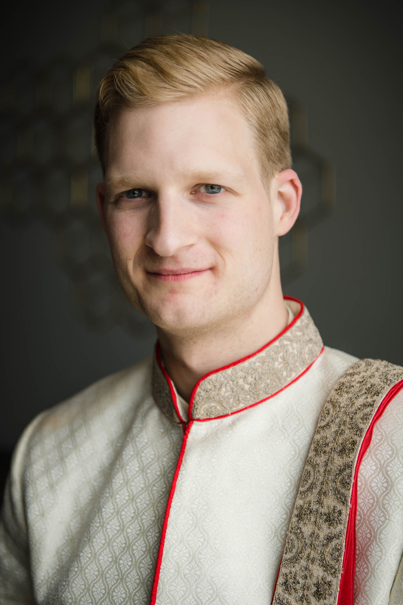 Chicago Wedding Photographer | Renaissance Schaumburg | J. Brown Photography | groom portrait in hotel room.