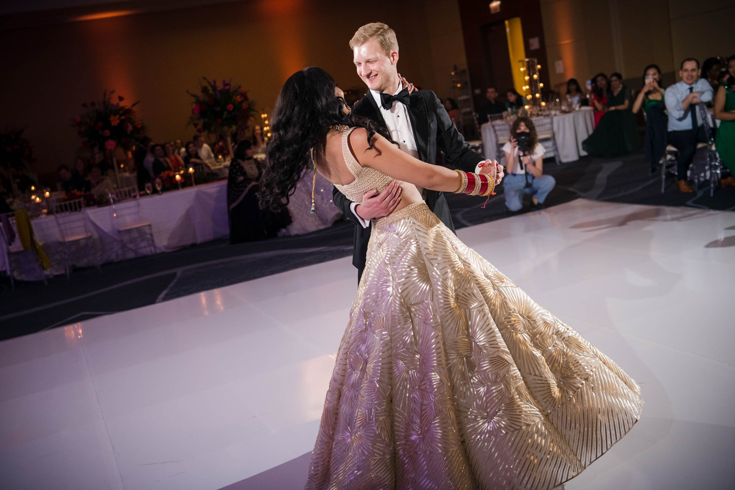 Chicago Wedding Photographer | Renaissance Schaumburg | J. Brown Photography | couple first dance.