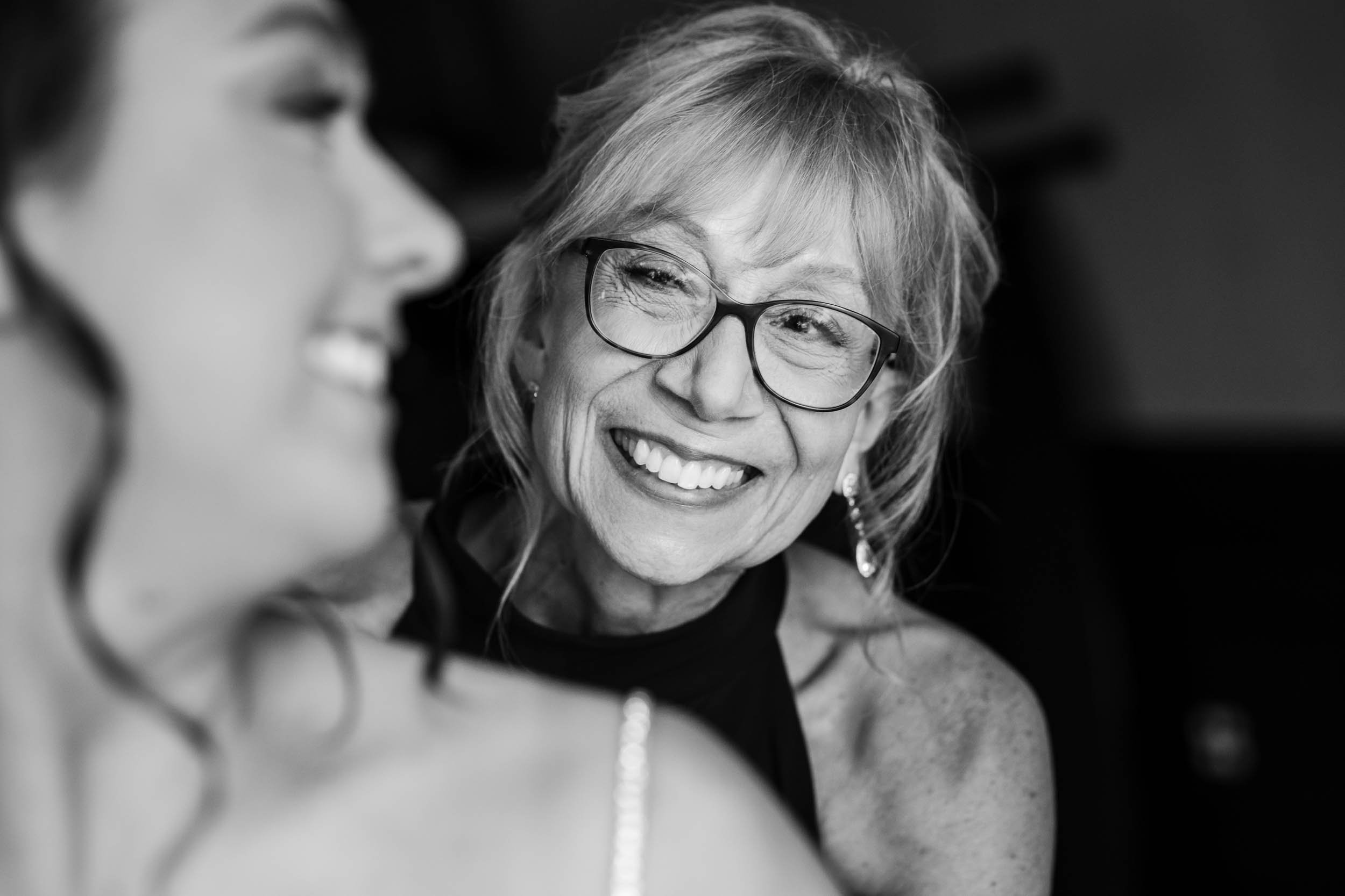 Drake Hotel Oak Brook | Bride Getting Ready | Chicago IL