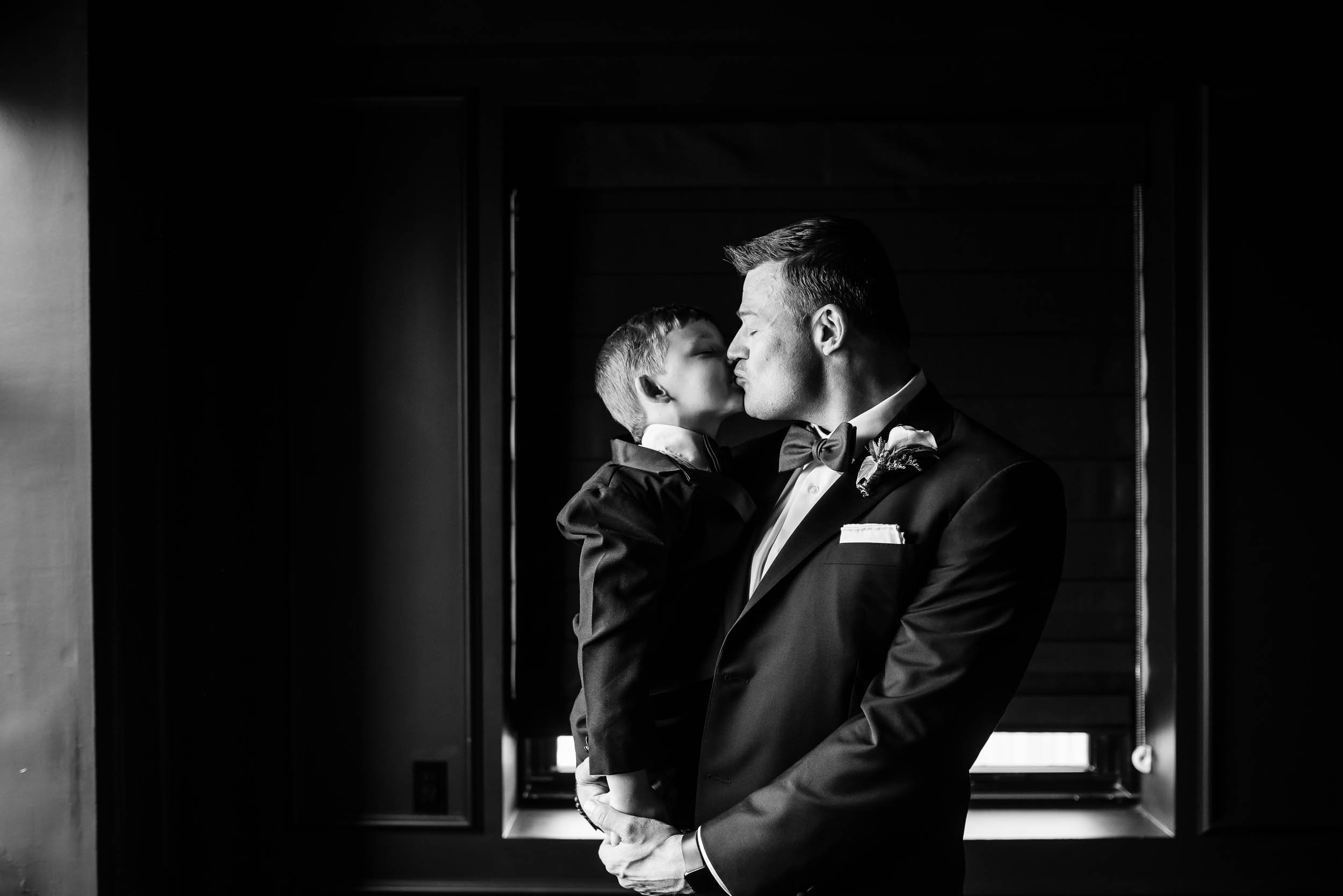 Pendry Hotel | Groom Getting Ready | Chicago IL