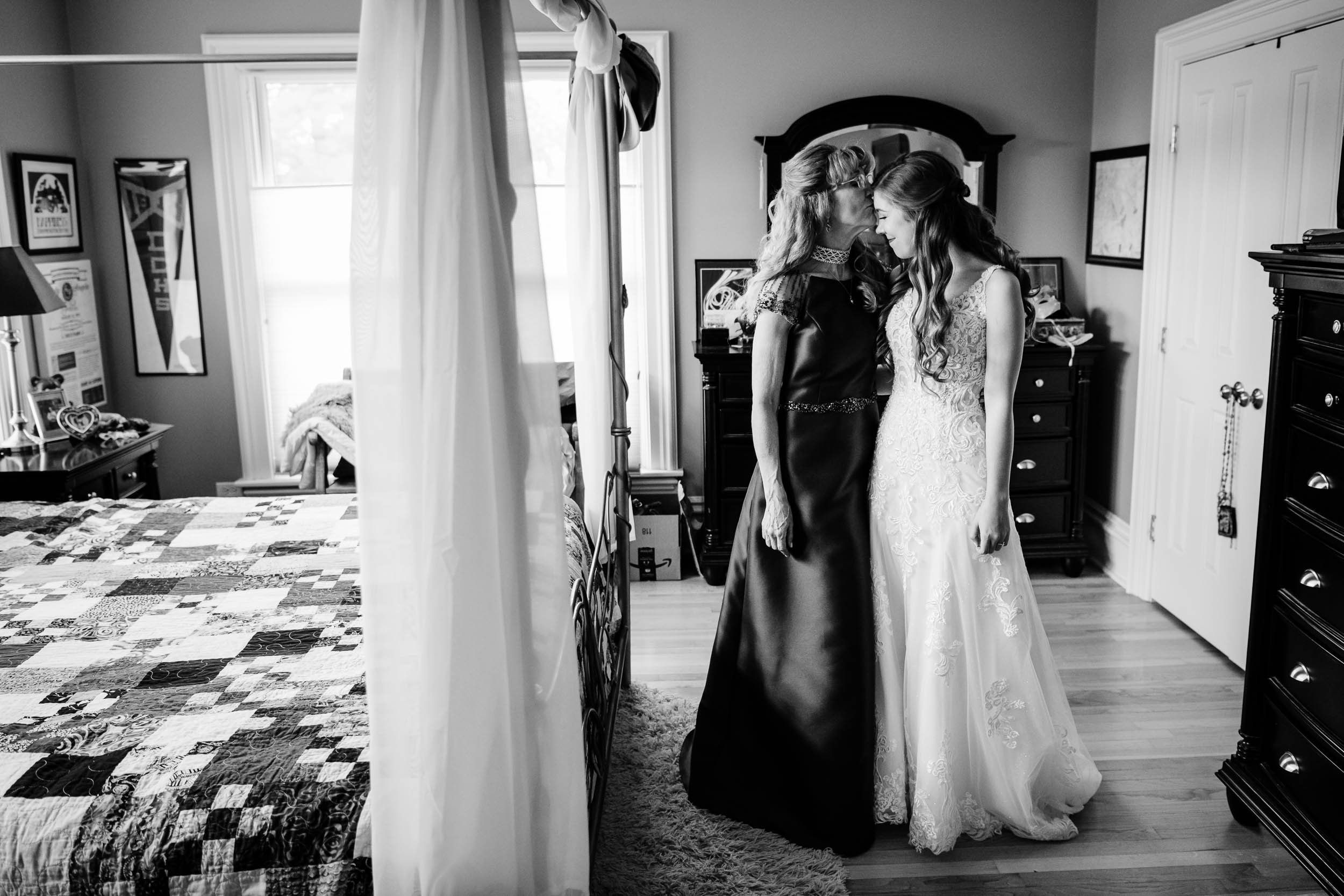 Haley Mansion | Bride Getting Ready | Chicago IL