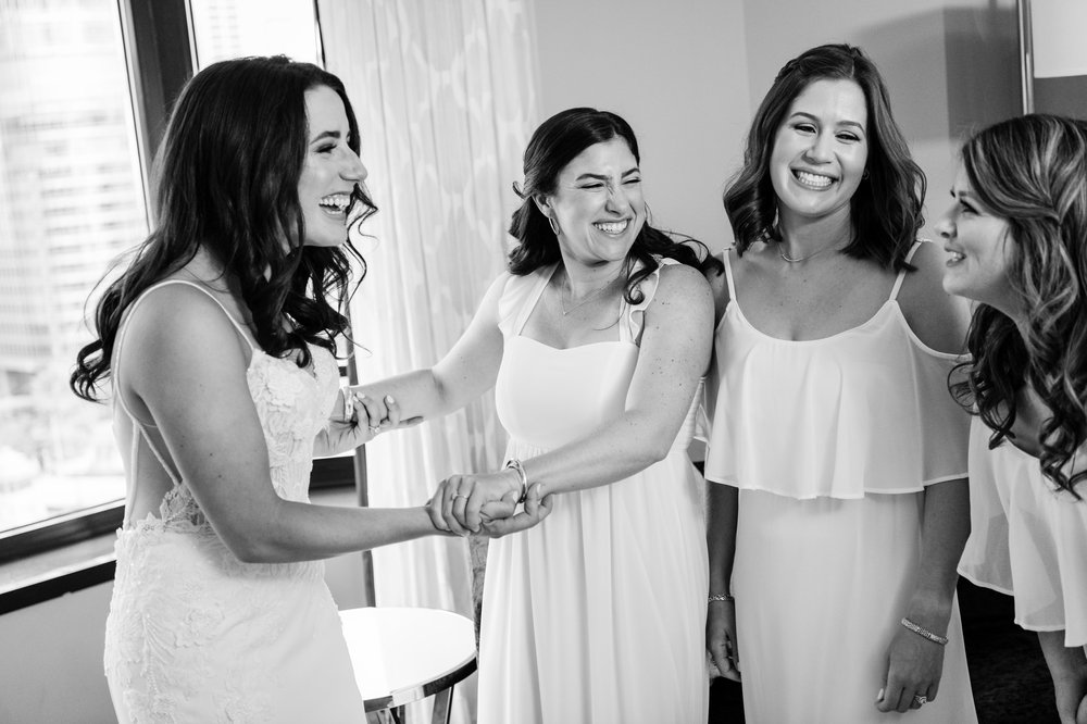 Renaissance Chicago Downtown | Bridal Party Getting Ready | Chicago IL