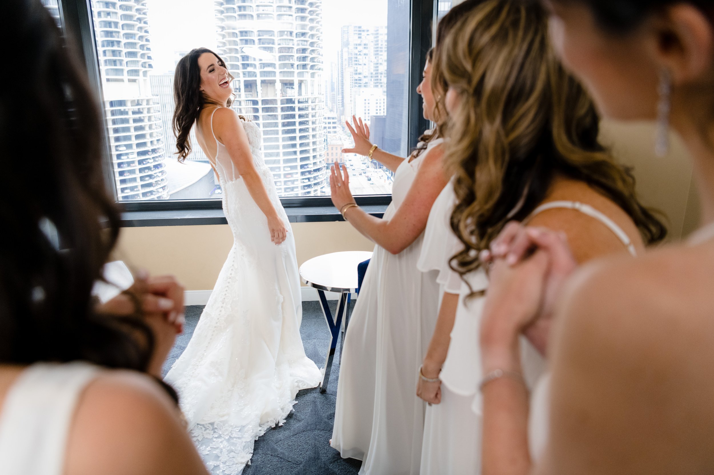 Renaissance Chicago Downtown | Bridal Party Getting Ready | Chicago IL