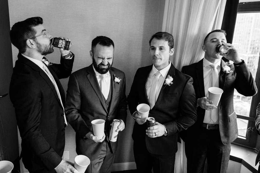 Renaissance Chicago Downtown | Groomsmen Getting Ready | Chicago IL